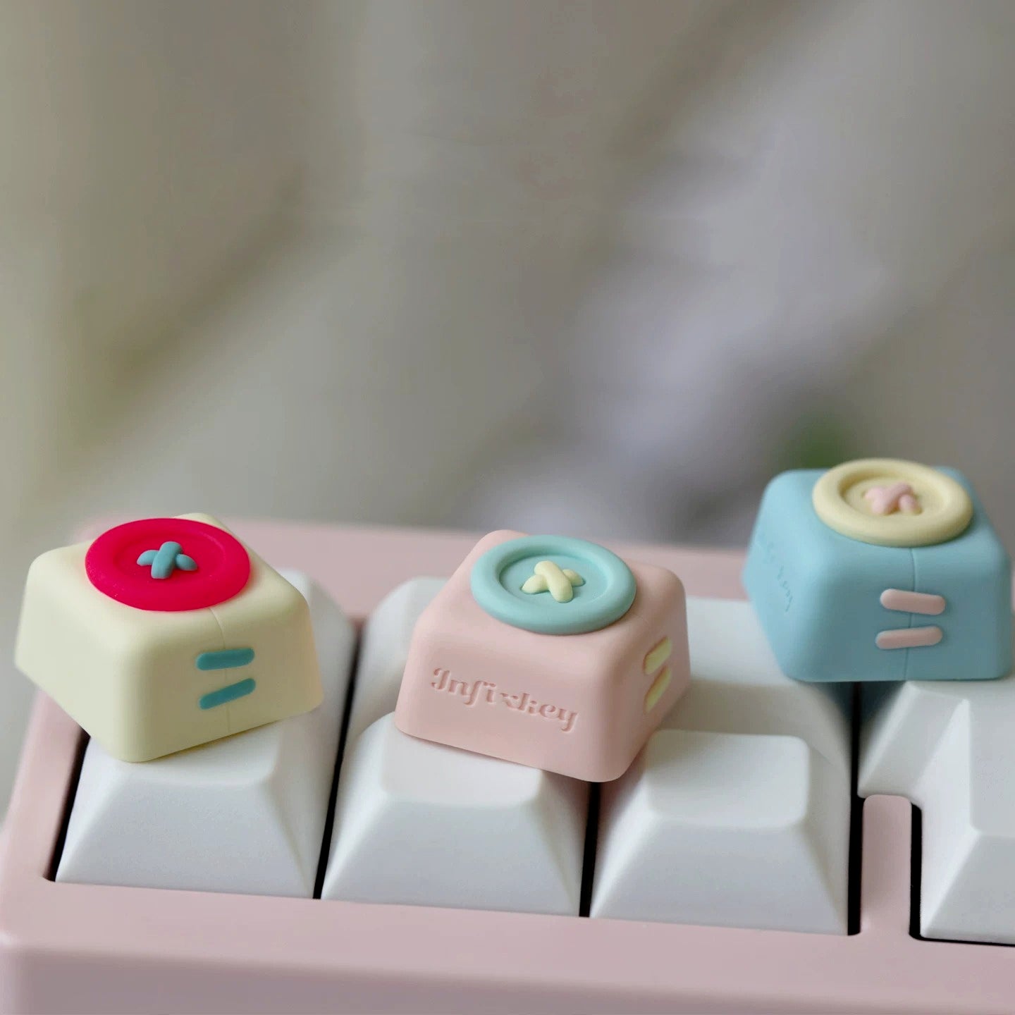 Original design cute button, multi-color resin molded personalized keycaps, cartoon image creative cultural keycaps, mechanical keyboard handmade decorative keycaps