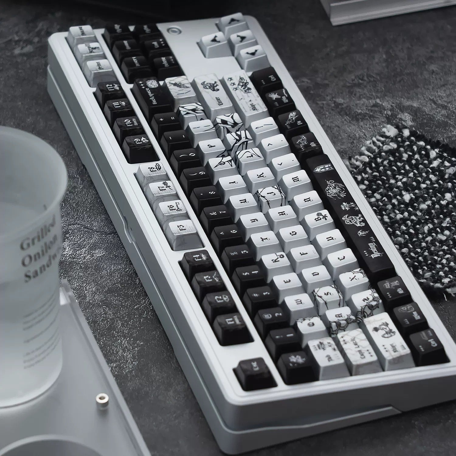 Dark Night Thorn Metal Paint Mechanical Keyboard Keycaps PBT Original Factory Height, PBT material personalized keycaps, mechanical keyboard replacement keycap set, Compatible with 61/64/68/75/84/87/104 Key Mechanical Keyboard Keycap Set