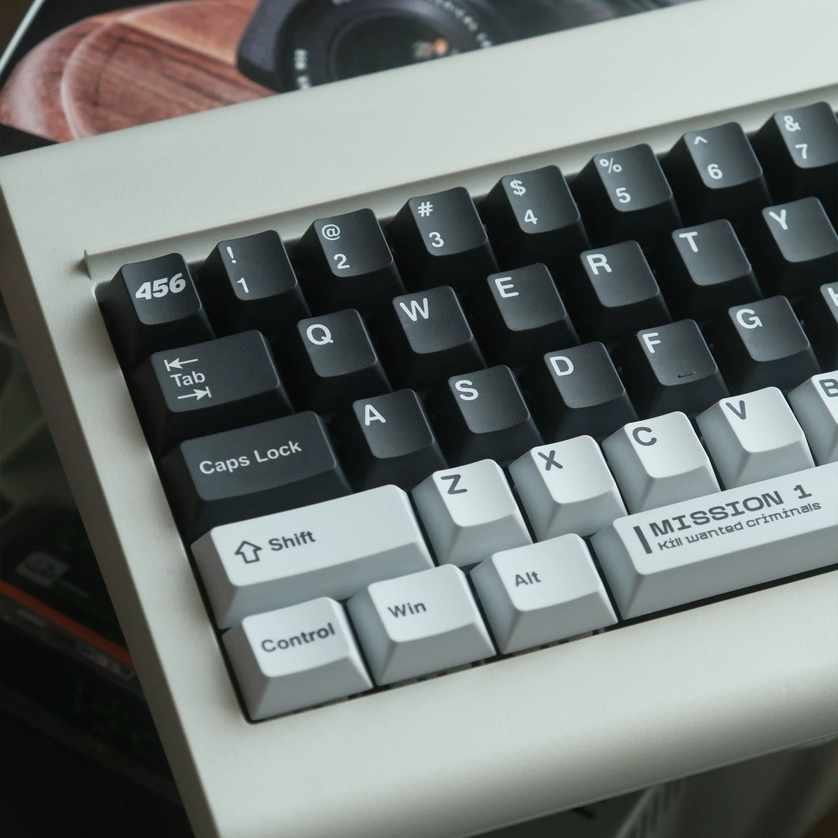 Original design - Ultra theme, original high PBT material creative keycap set, mechanical keyboard decorative keycaps, keyboard replacement keycaps, artistic keycaps, Compatible with 61/64/68/75/84/87/104 key mechanical keyboard keycap set