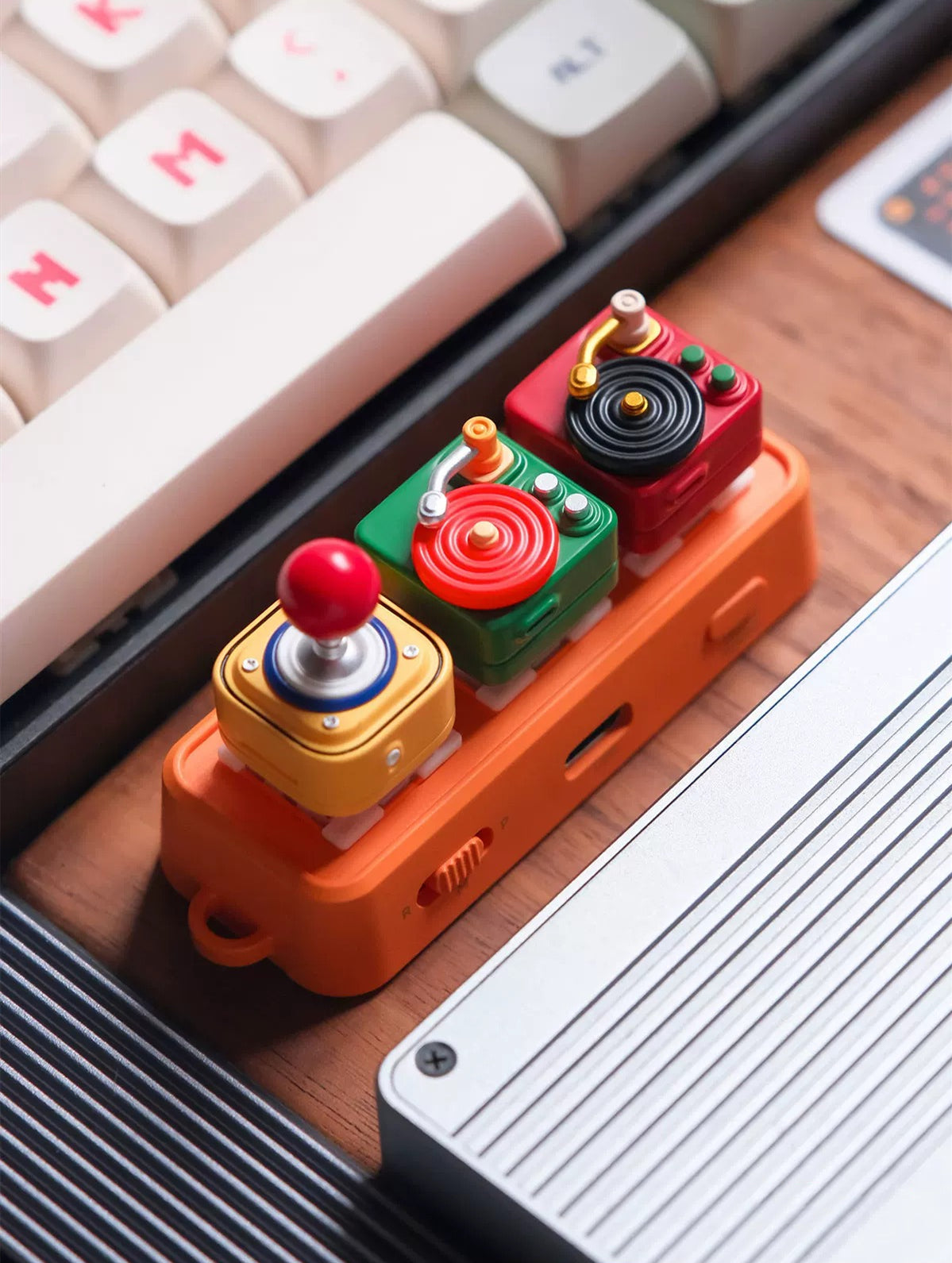 Retro record player, high saturation color Resin Keycaps, retro art creative keycaps, mechanical keyboard decorative keycaps