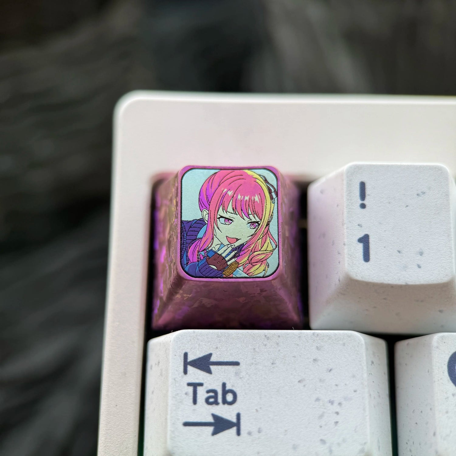 HATSUNE MIKU: COLORFUL STAGE! ， AKIYAMA MIZUKI, 1U ice crystal titanium alloy personalized keycap, anime and game culture peripheral products, mechanical keyboard decorative keycap.