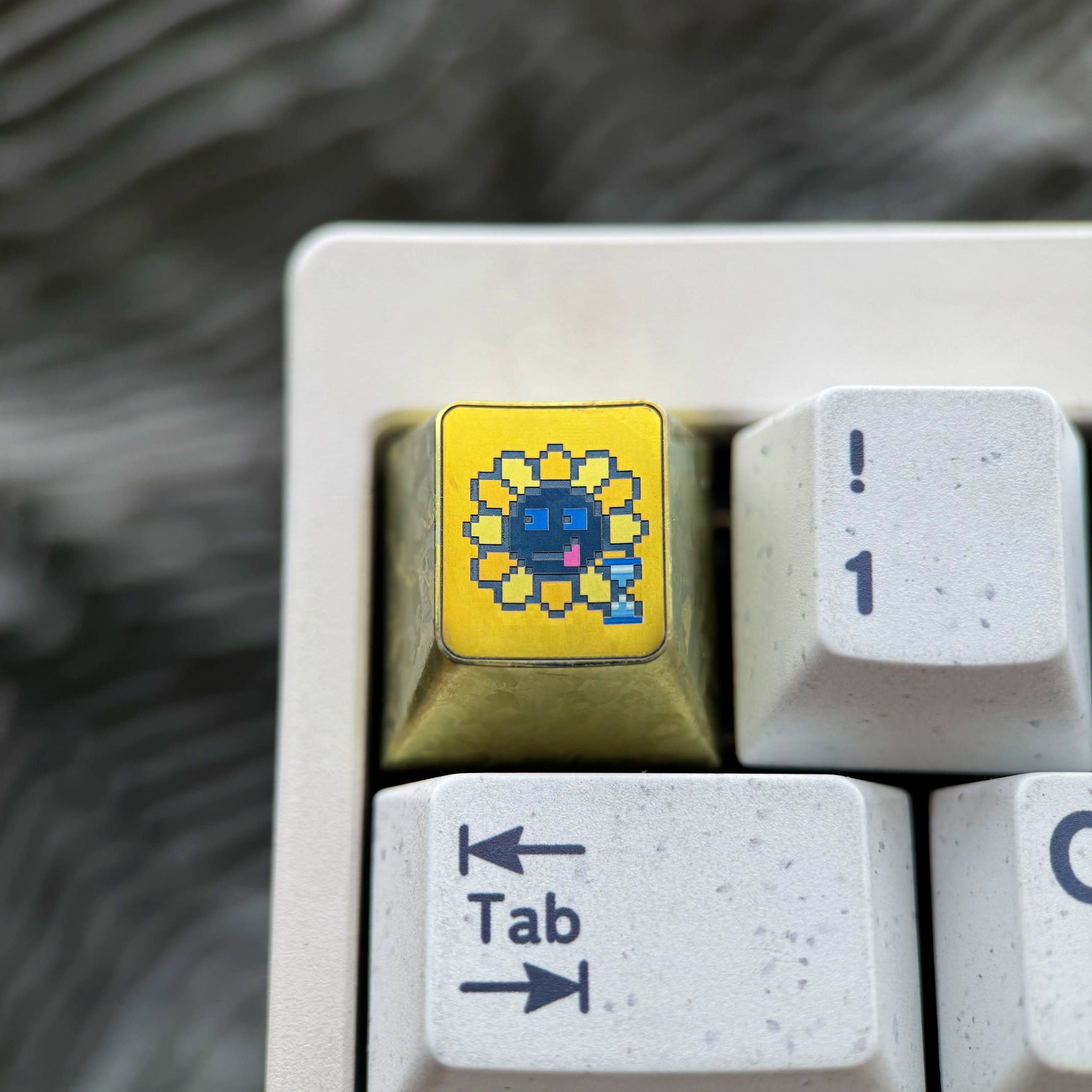 Sunflower, Sunflower series 14 models to choose from, 1U titanium alloy personalized keycaps, fashionable and trendy items, mechanical keyboard artistic decorative keycaps.