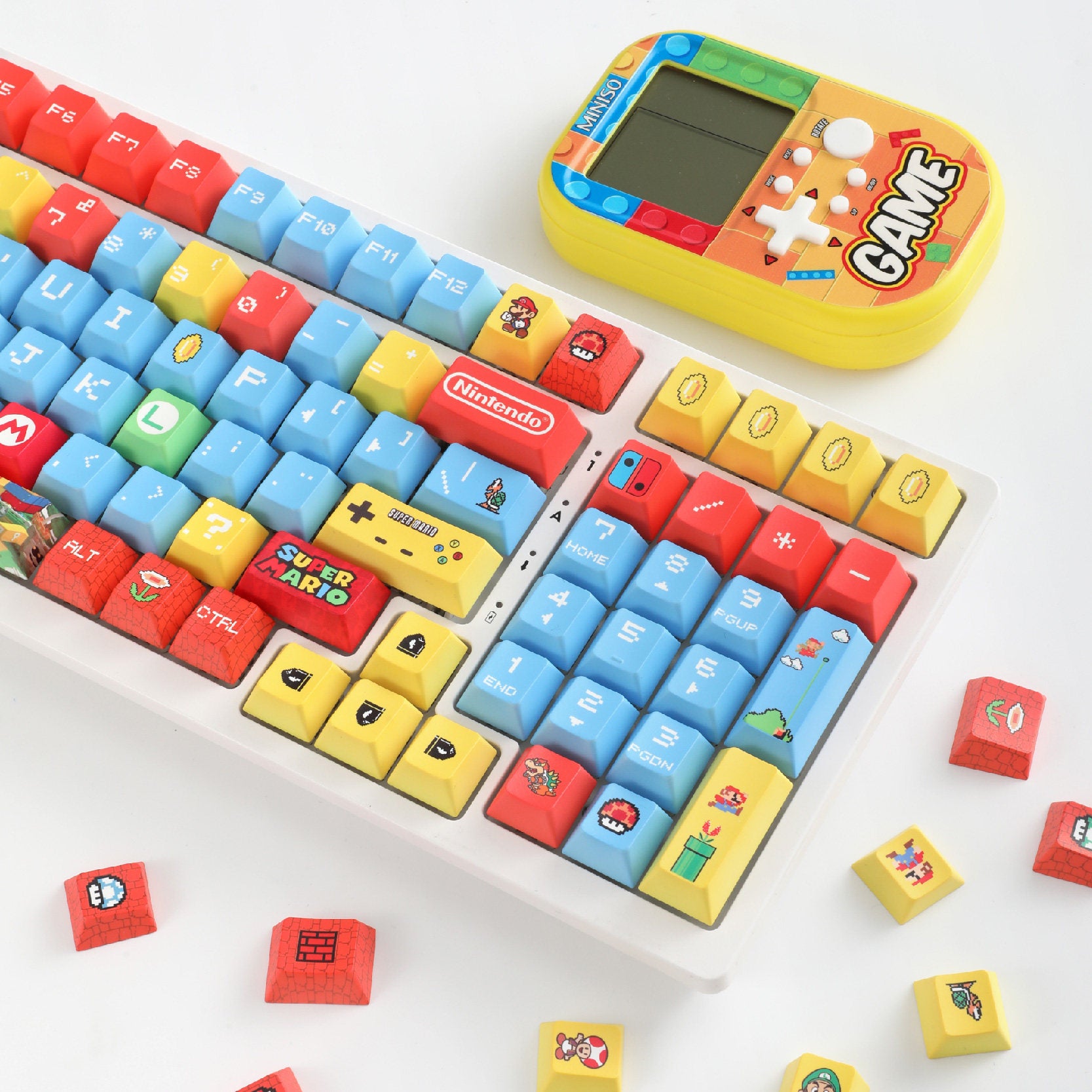 Super Mario themed design, PBT material, sublimation craftsmanship, personalized keycaps, mechanical keyboard decorative art keycaps