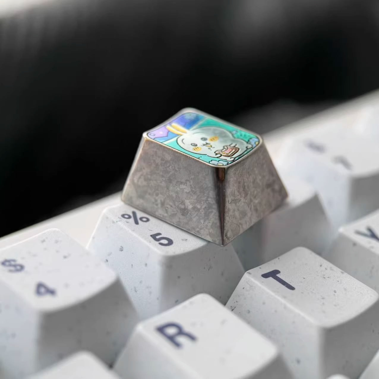 Chiikawa series, usagi themed 1U titanium alloy personalized keycaps, anime and game cartoon creative cultural products, mechanical keyboard decorative keycaps