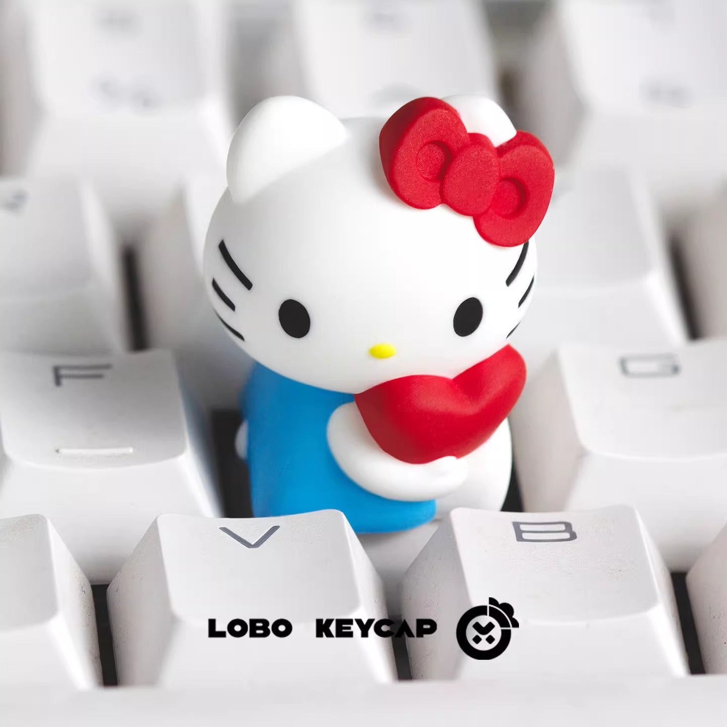 Hello Kitty， Multi colored resin molded personalized keycaps, cute style resin decorative keycaps for anime and games