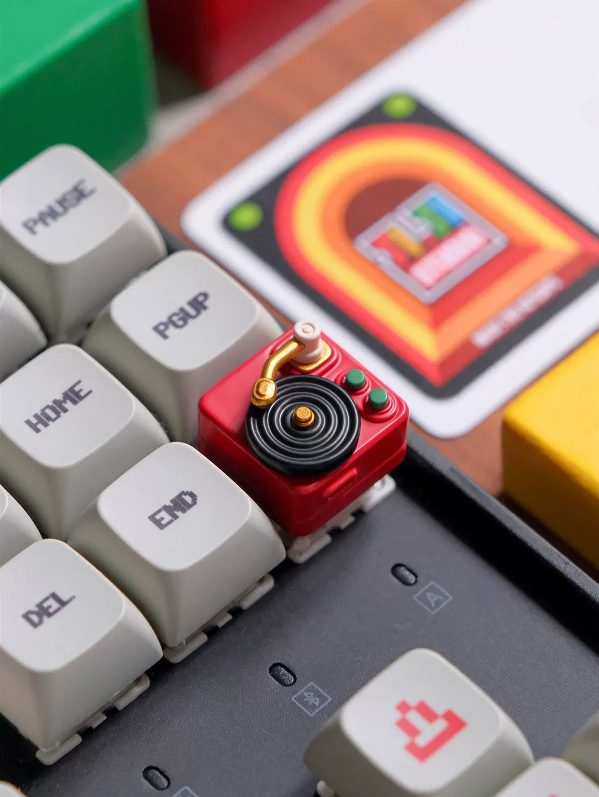 Retro record player, high saturation color Resin Keycaps, retro art creative keycaps, mechanical keyboard decorative keycaps