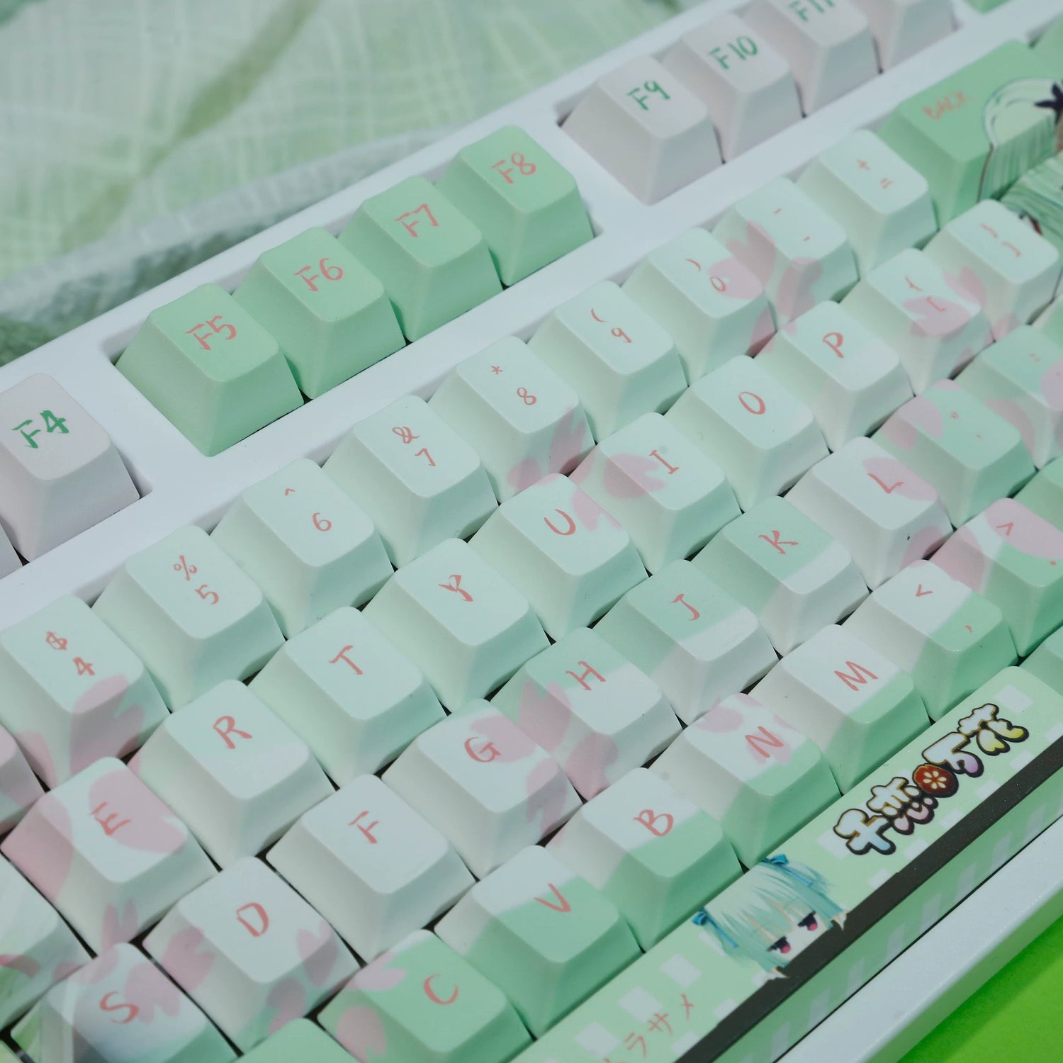 Senren*Banka，Murasame‌， PBT material personalized keycap set, anime keycap culture peripheral mechanical keyboard decoration keycaps， Compatible with 61/64/68/75/84/87/104 key mechanical keyboard keycap set