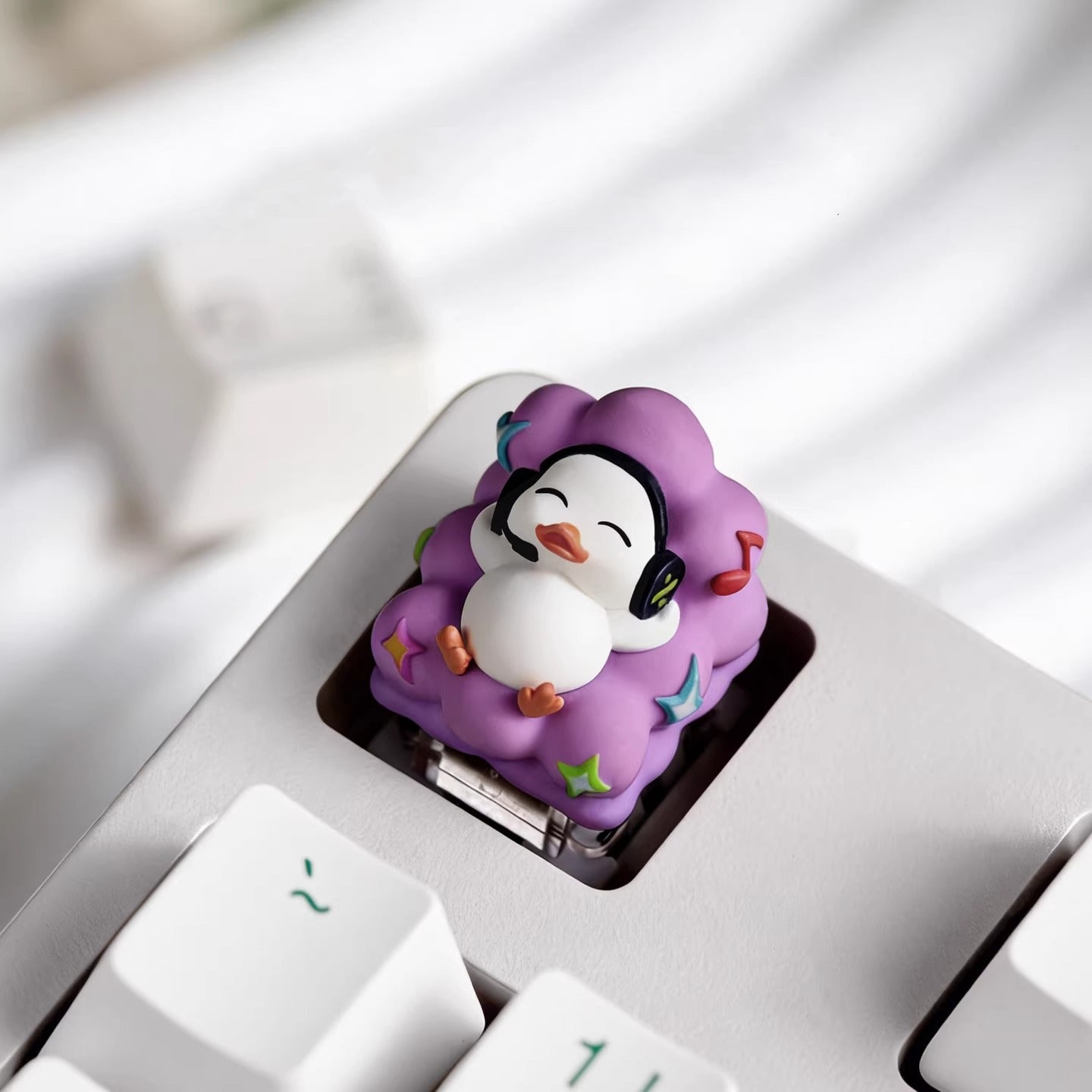 Leisure vacation duck, multi-color resin personalized keycaps, cartoon image handmade creative craftsman resin keycaps