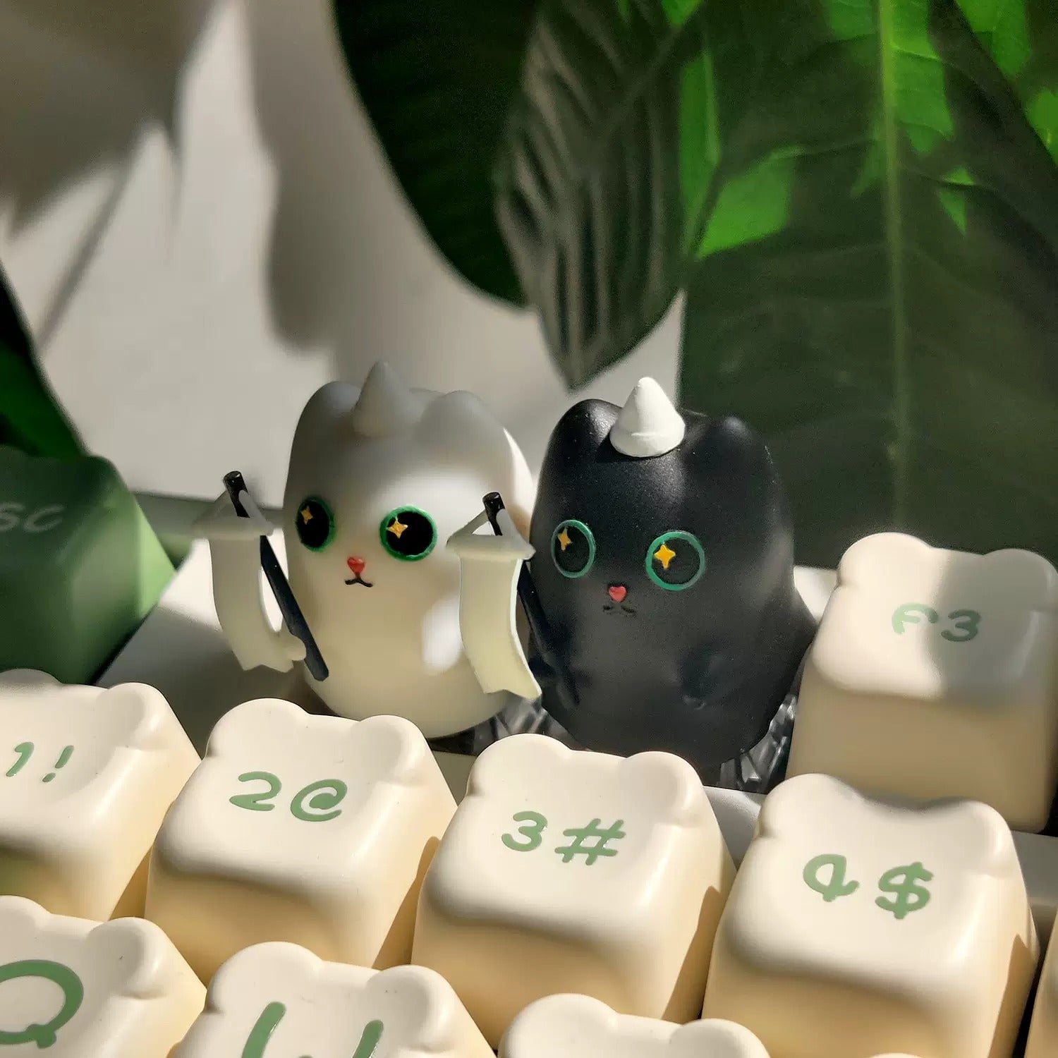 Ghost Cat, multi-color resin molding, handmade personalized keycaps, cartoon cat image creative mechanical keyboard decoration keycaps