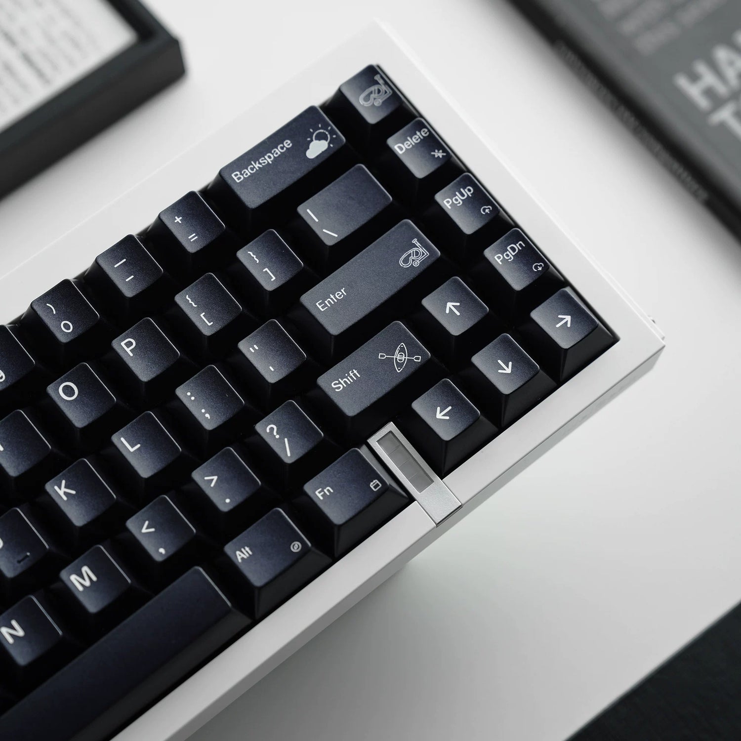 Black/White Holiday Pearl Paint Mechanical Keyboard Keycaps Minimalist Style Decorative Keycaps, PBT Heat Sublimation Original Factory Height, Personalized Keyboard Keycap Set