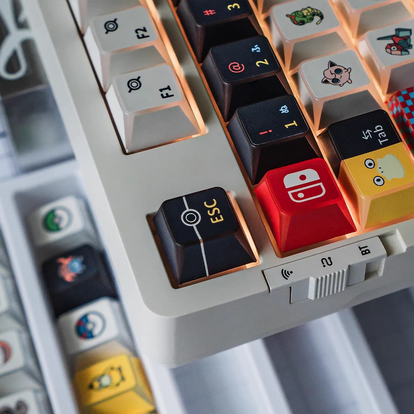 Pok é mon theme design, side engraved translucent characters/folded edges translucent side engraved keycaps, customized magnetic axis mechanical keyboard PBT thermal sublimation original factory highly personalized keycaps set