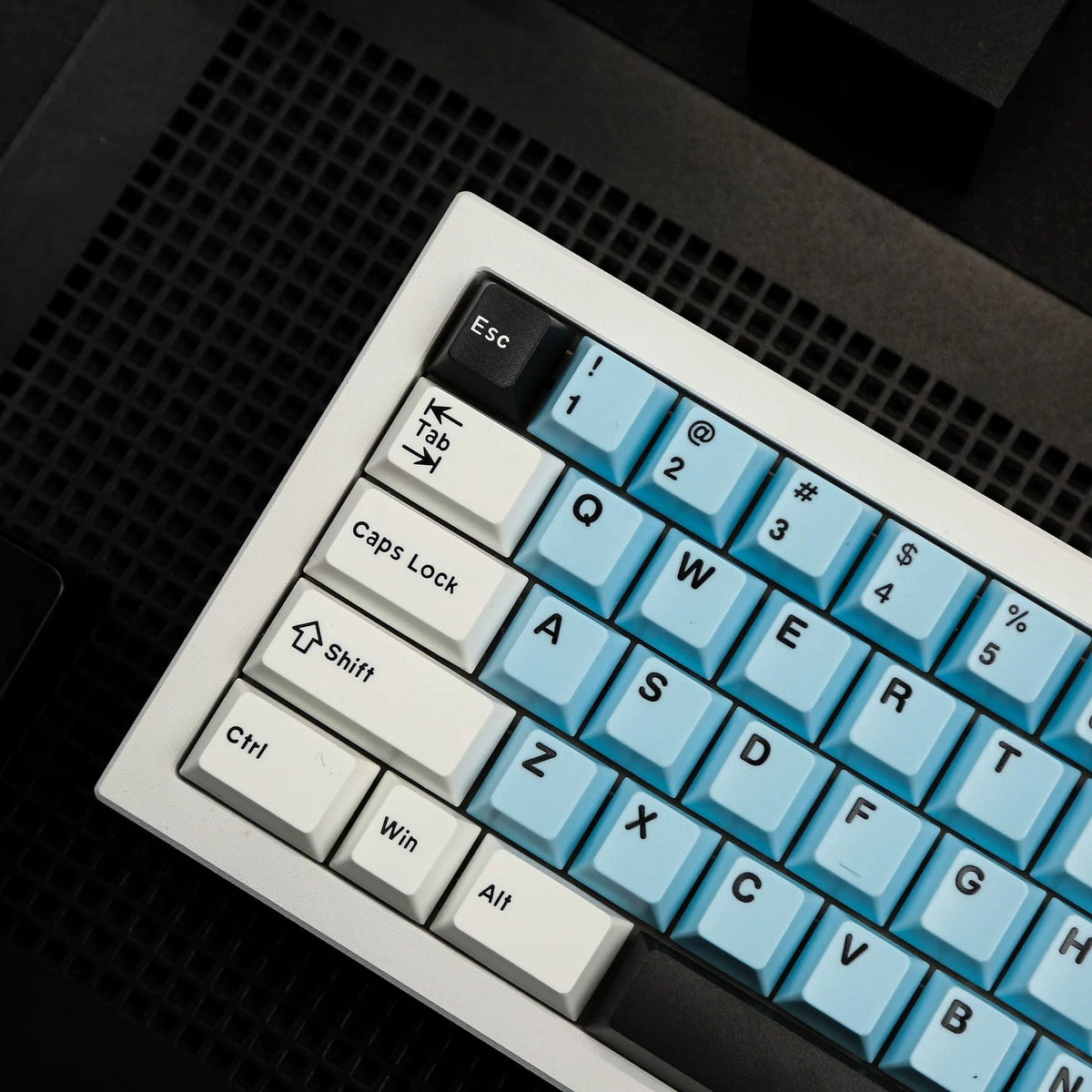 Cloud and Rain Theme Design Keycap Set, PBT Double Color Injection Molding  Personalized Keycap Set, Compatible with 61/64/68/75/84/87/104 Key Mechanical Keyboard