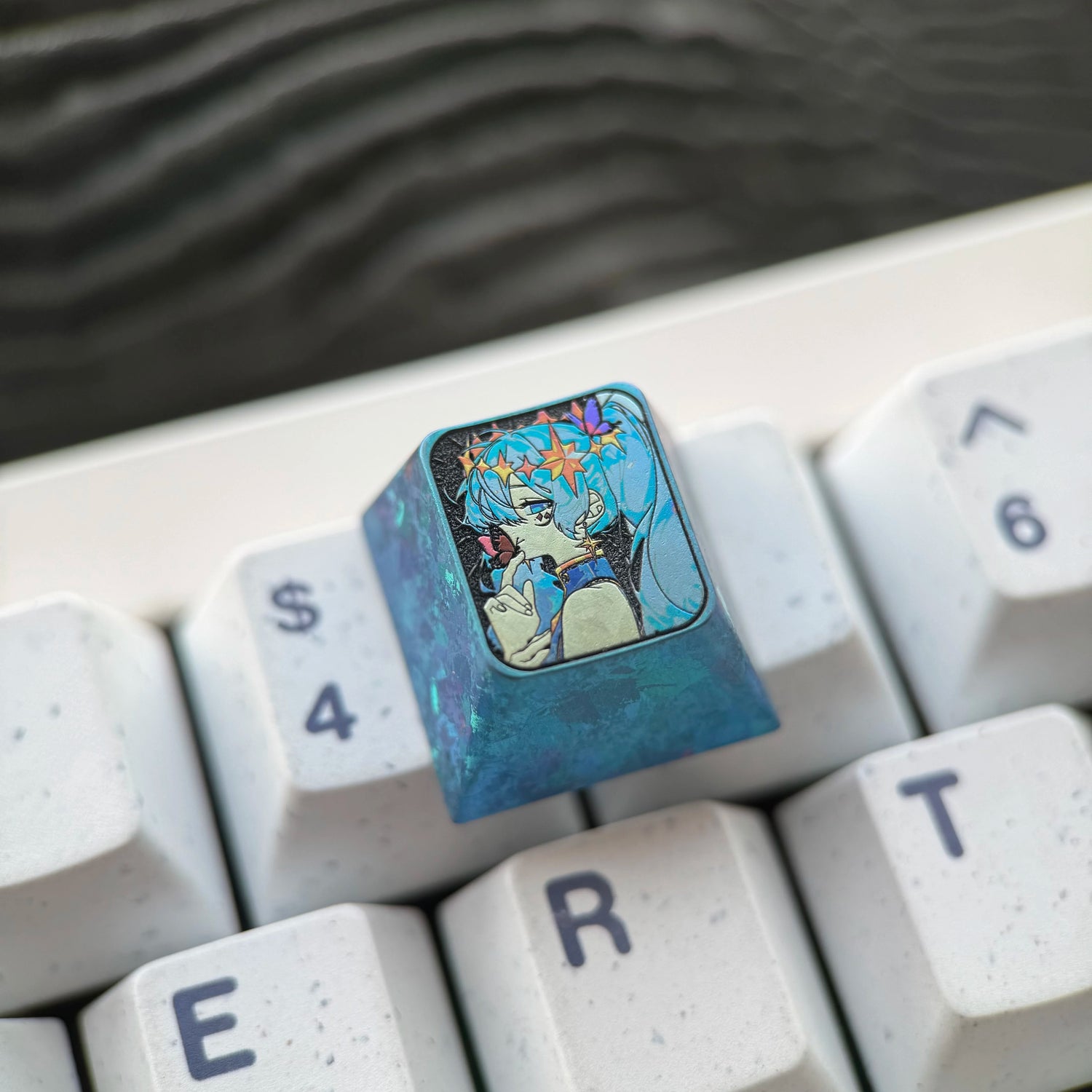 Hatsune Miku, titanium alloy 1U personalized key cap, mechanical keyboard decorative key cap, animation music icon art key cap