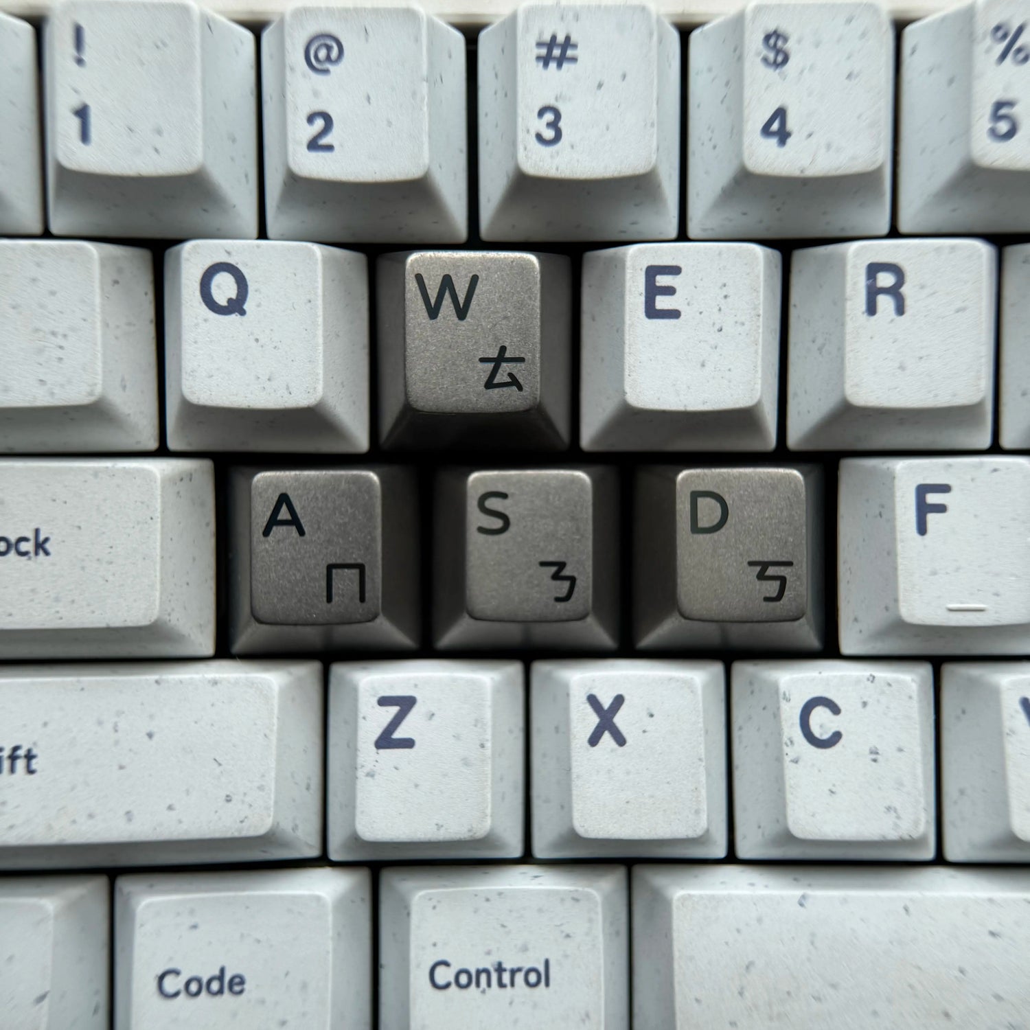 WASD Stone washing process titanium alloy  personalized keycaps, FPS game keys wear-resistant and scratch resistant titanium alloy mechanical keyboard decorative function keycaps