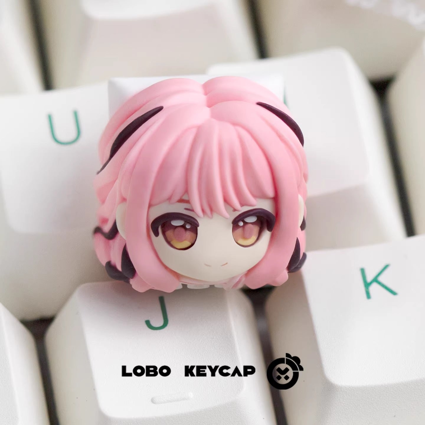 Infinity Nikki， Pink haired girl, multi colored resin molded personalized keycaps, anime, gaming, cultural and creative handmade keycaps