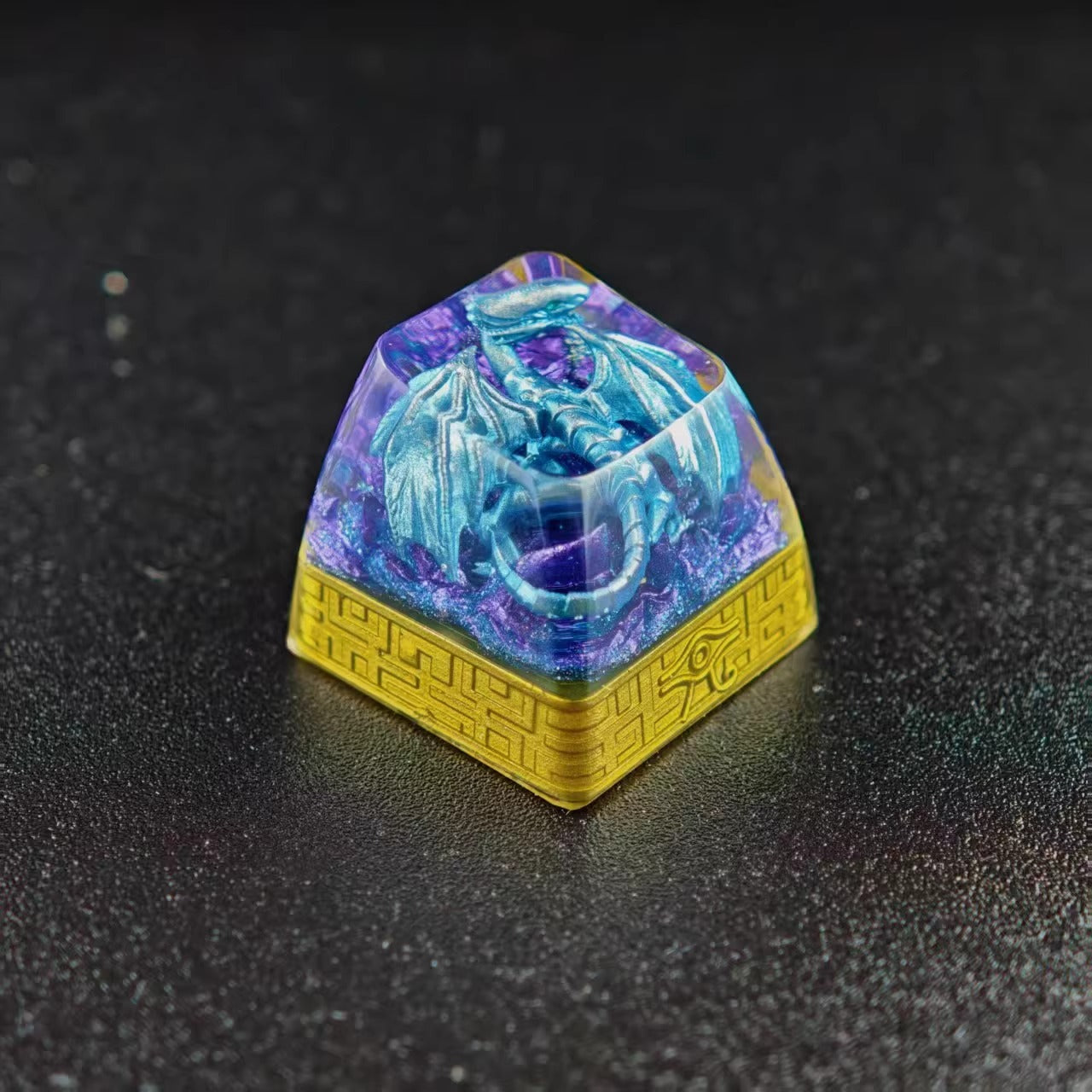 Duel Monsters，Yu-Gi-Oh！ Trading CARD GAME, Blue Eyes White Dragon crystal resin personalized keycaps, anime and game creative peripheral keycaps