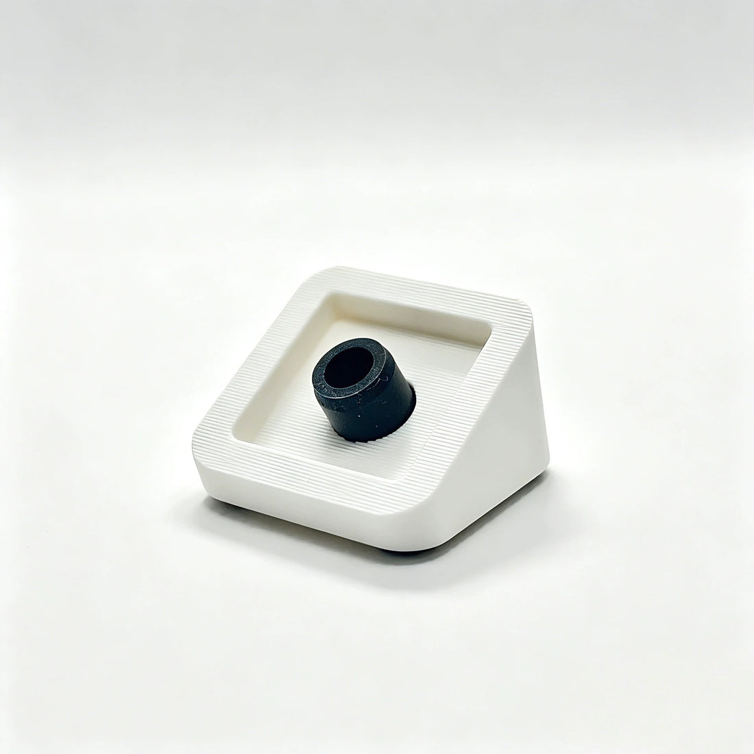 personalized keycap display rack, Multiple display boxes made of resin material in a row, customized keycap decoration keycap storage