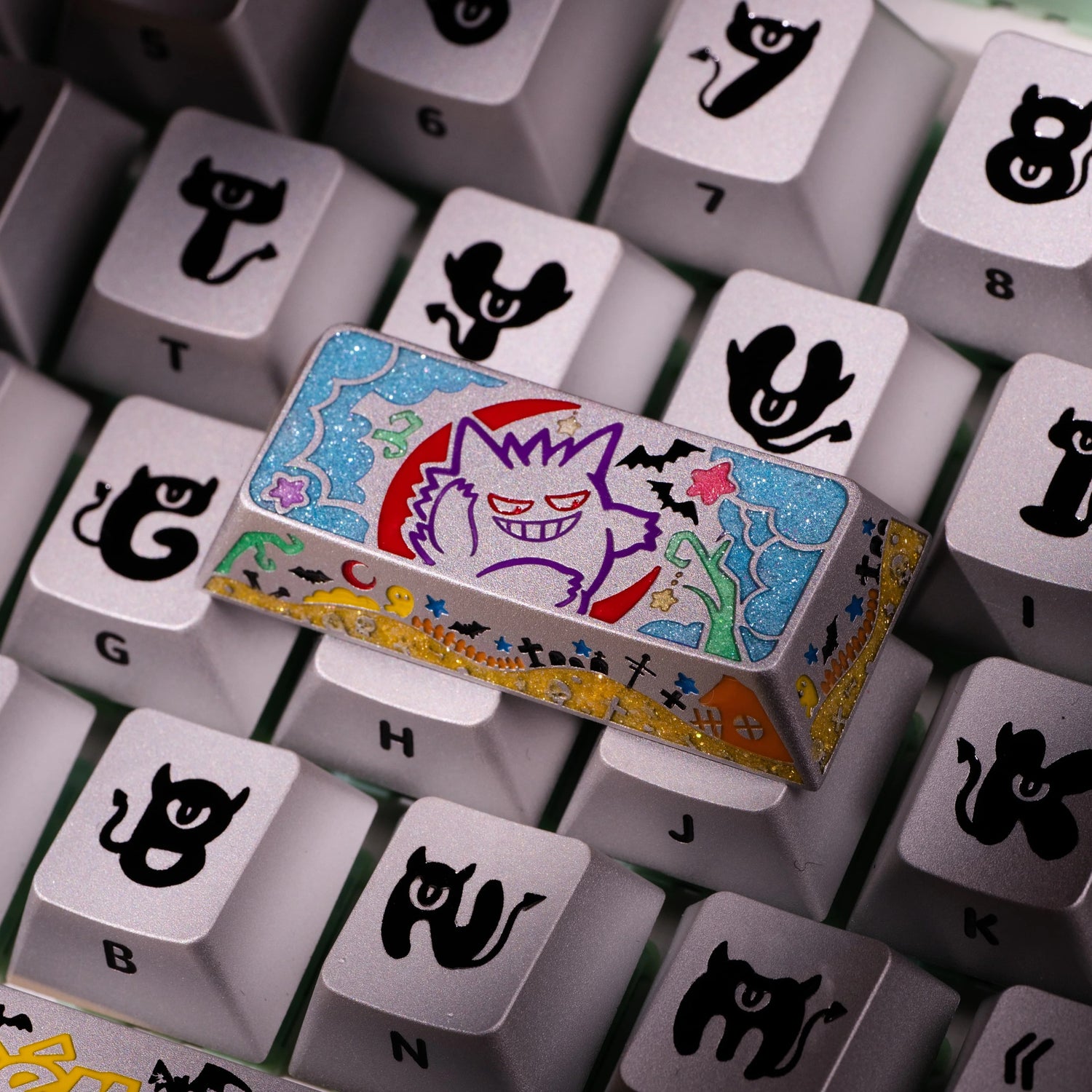 Pok é mon series,gengar themed design, keycaps made of aluminum alloy material CNC integrated precision machining personalized keycaps, mechanical keyboard decorative keycaps