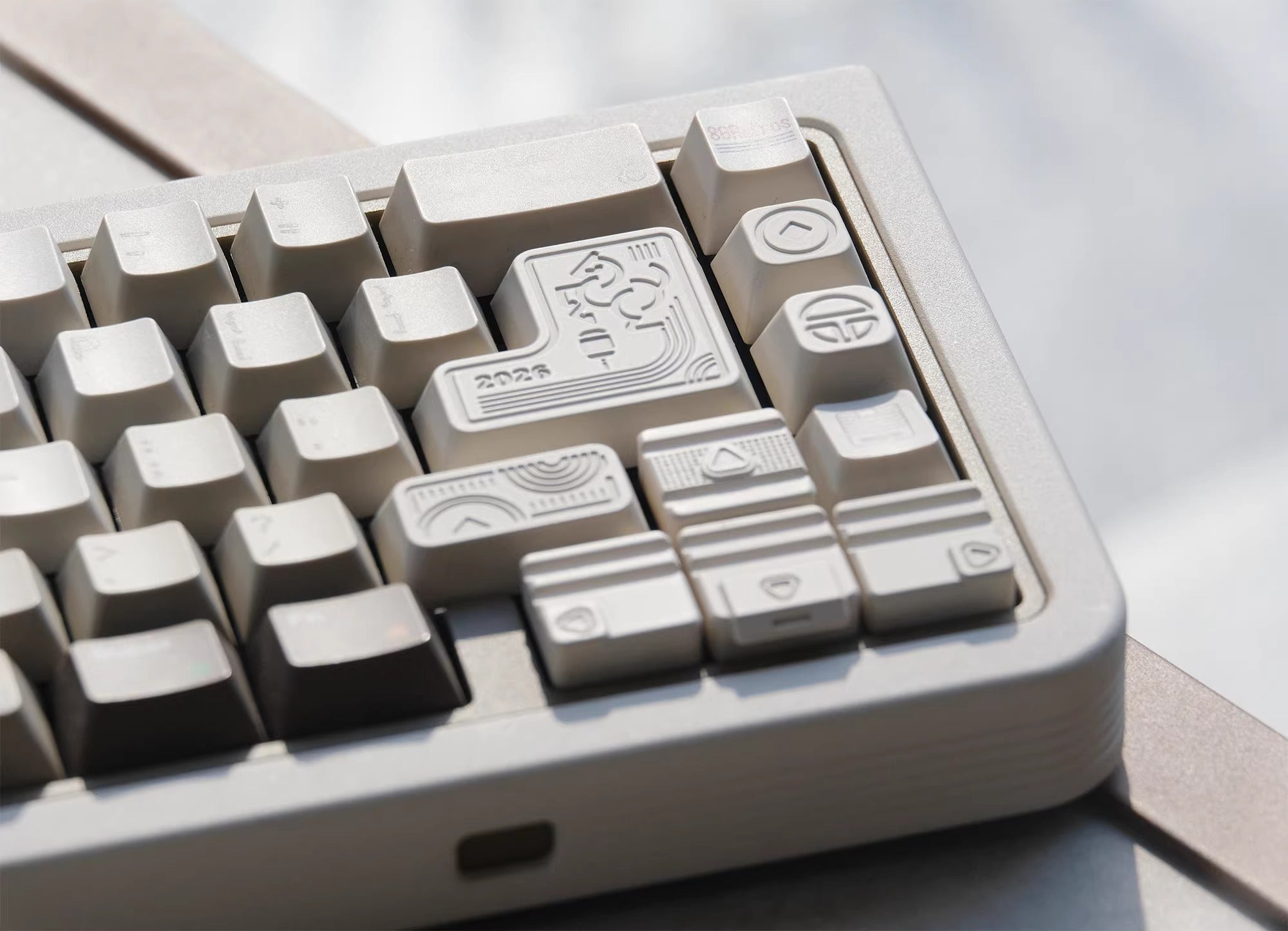 Aluminum alloy personalized keycaps, Year of the Horse commemorative edition, simple modular directional keys, metal material decorative keycaps