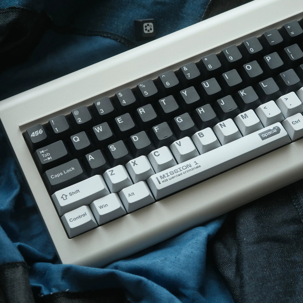 Original design - Ultra theme, original high PBT material creative keycap set, mechanical keyboard decorative keycaps, keyboard replacement keycaps, artistic keycaps, Compatible with 61/64/68/75/84/87/104 key mechanical keyboard keycap set