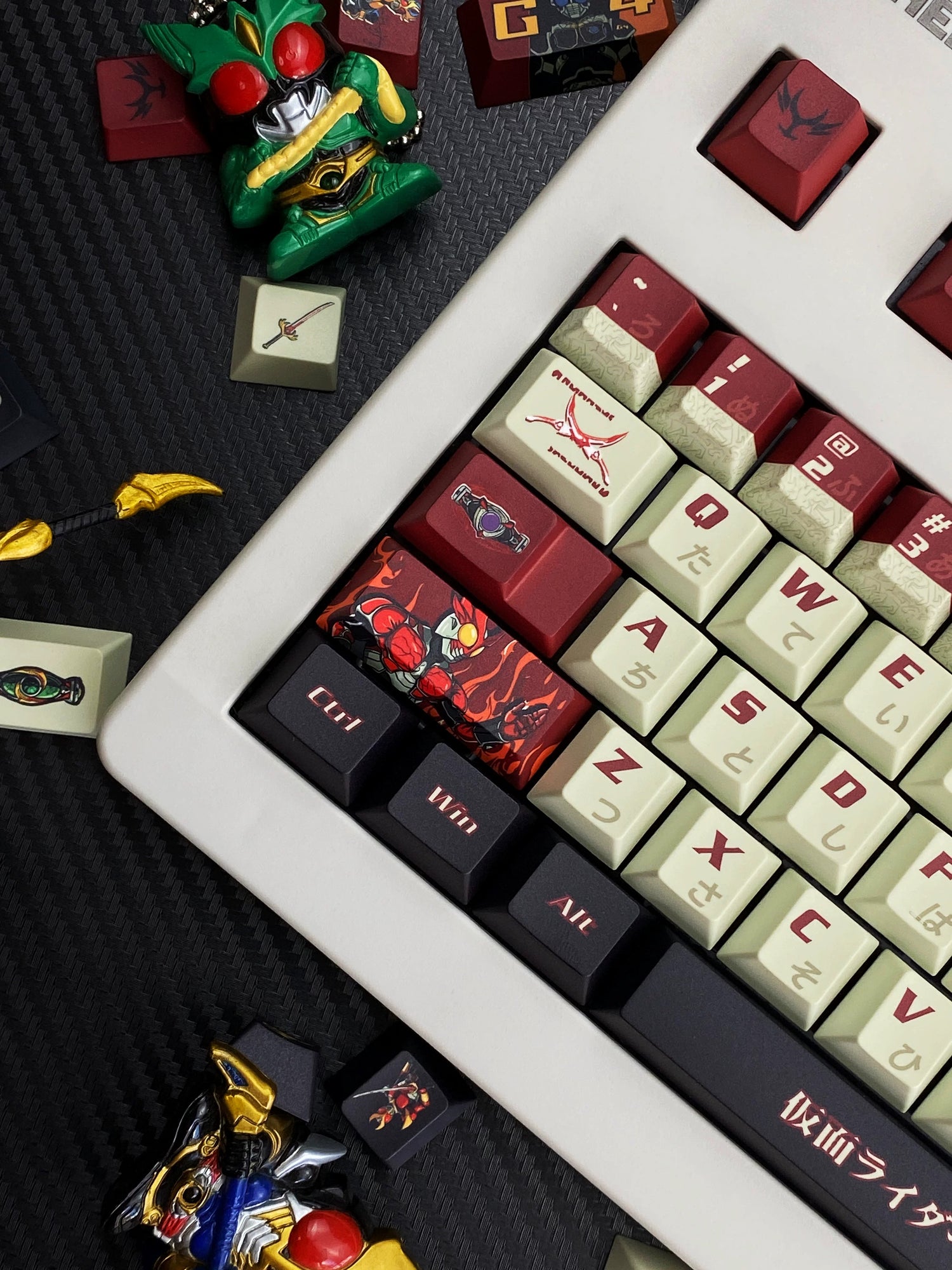 Masked Rider Agito Theme Design Set Keycaps, PBT Material Original Factory Highly Personalized Keycap Set, Anime Game Theme Keycaps, Suitable for 61/64/68/75/84/87/104 Key Mechanical Keyboard