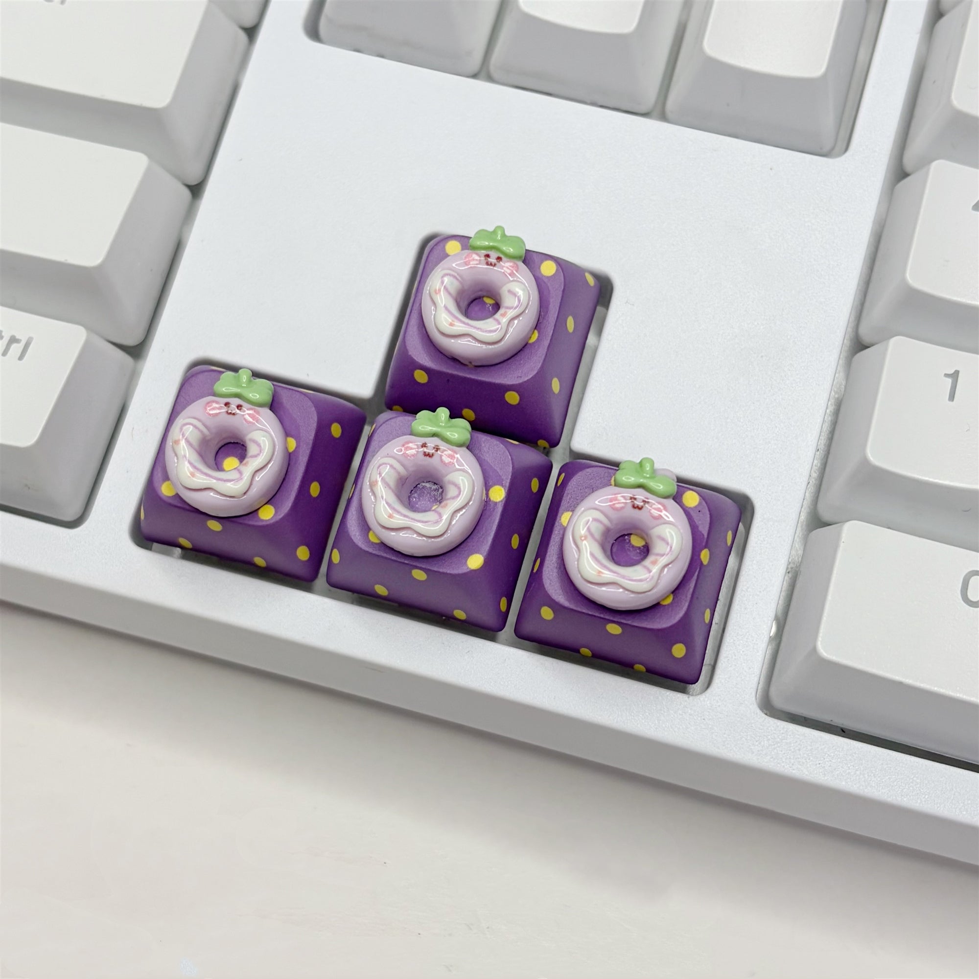 Fruit donut creative keycaps, cartoon personalized keycaps, resin material, mechanical keyboard decorative keycaps