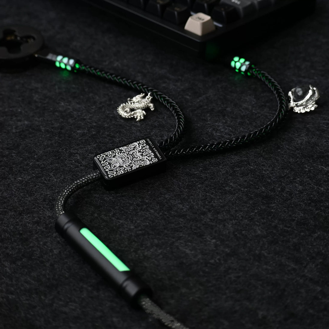 Handmade customized dragon theme one to two aviation plug data cable V2 one out two keyboard cable magnetic switch keyboard cable 8K keyboard custom data cable