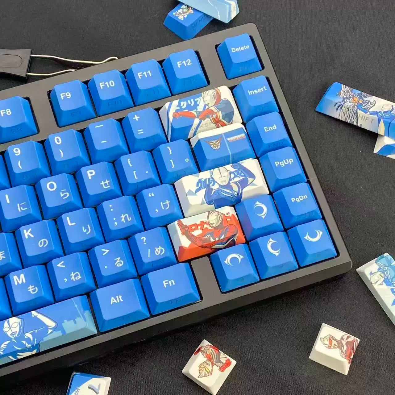 Ultraman series, Ultraman Cosmos themed personalized keycap set, PBT material original factory highly personalized keycap set, anime and game themed keycaps, suitable for 61/64/68/75/84/87/104 key mechanical keyboards.