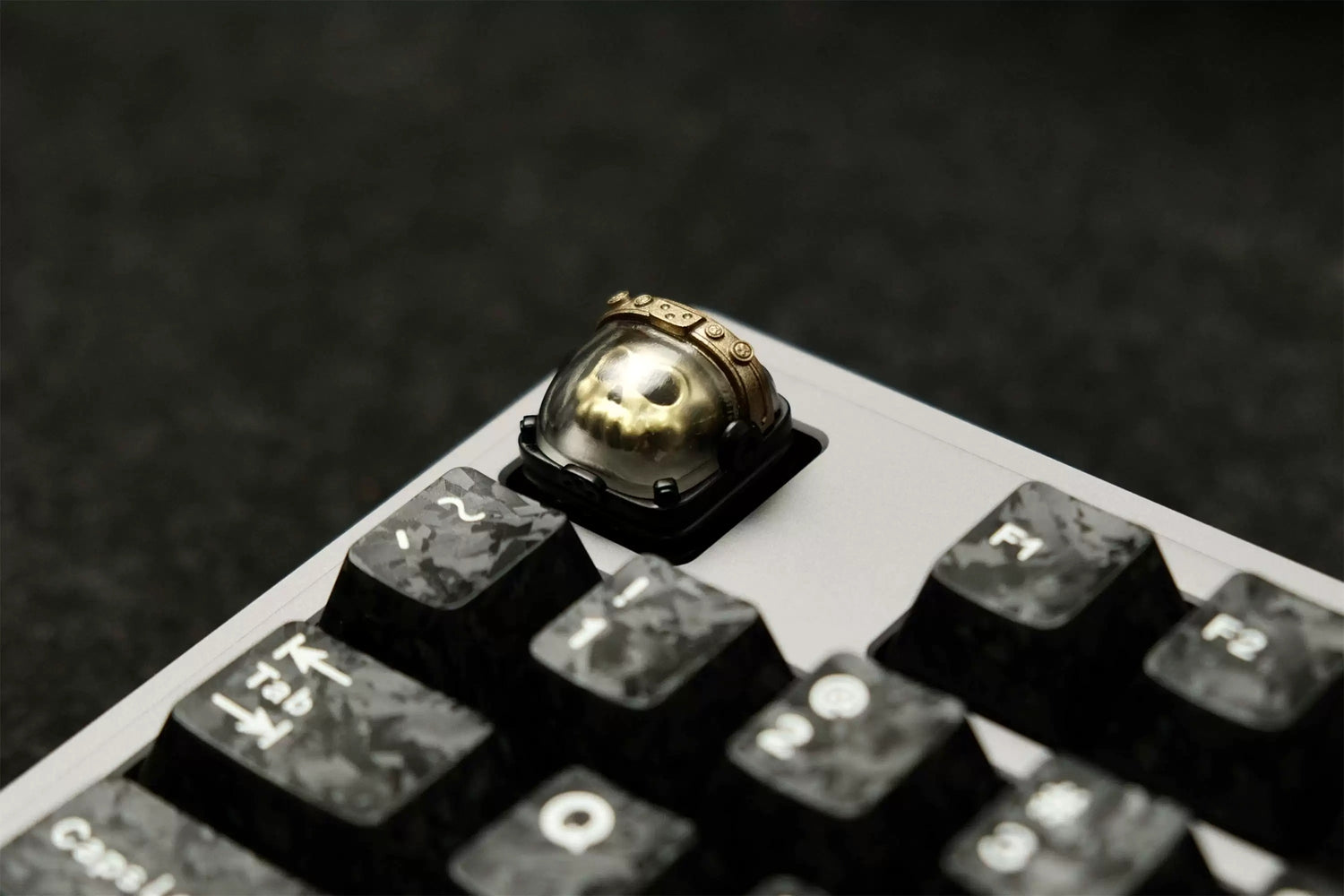 Skeleton Space Man Machine Gun Soldier Personalized Keycaps, Original Design Resin Material Mechanical Keyboard Decorative Keycaps, Cartoon Art Keycaps