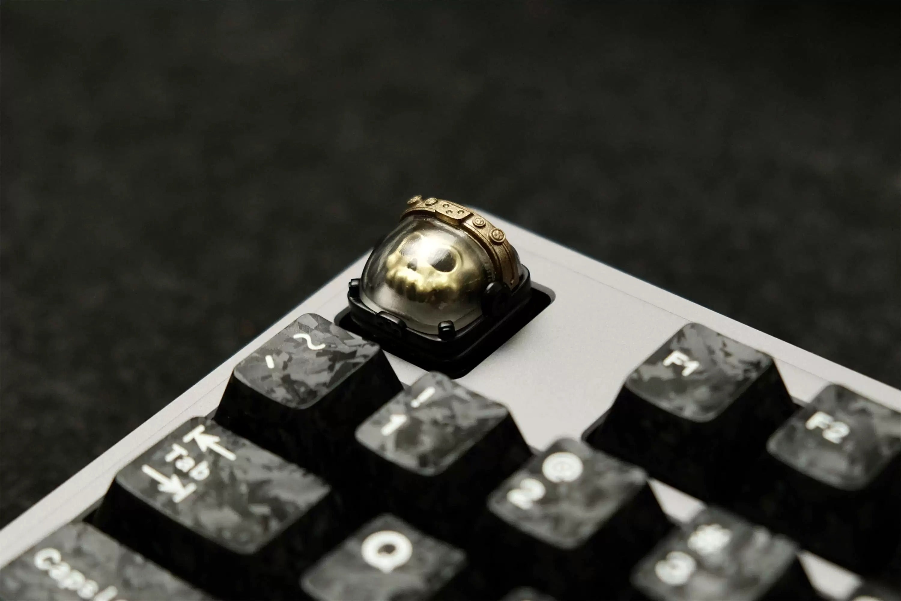Skeleton Space Man Machine Gun Soldier Personalized Keycaps, Original Design Resin Material Mechanical Keyboard Decorative Keycaps, Cartoon Art Keycaps