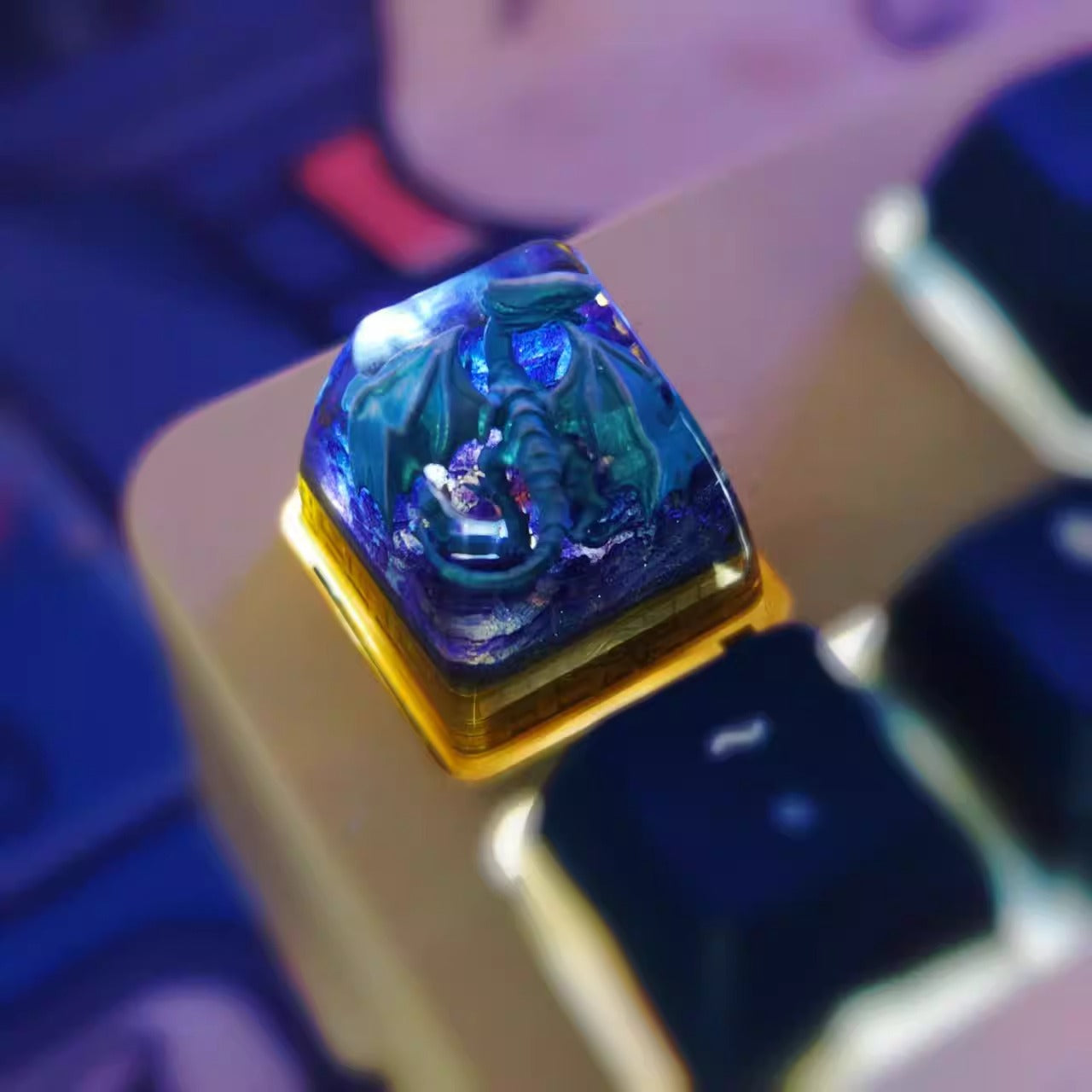 Duel Monsters，Yu-Gi-Oh！ Trading CARD GAME, Blue Eyes White Dragon crystal resin personalized keycaps, anime and game creative peripheral keycaps