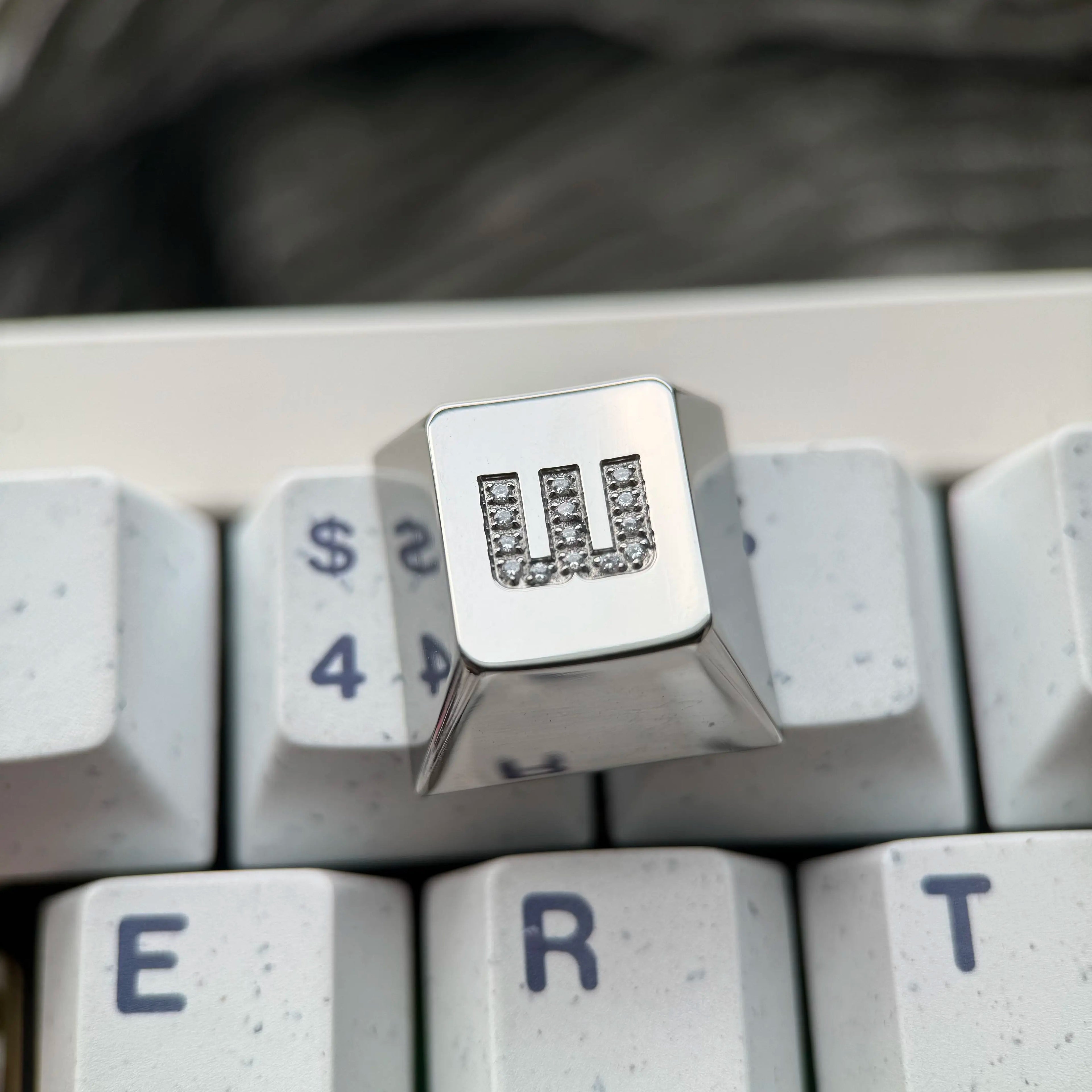 WASD combination set, titanium alloy inlaid gemstone CNC personalized keycaps, machined metal decorative keycaps, corrosion-resistant special metal keycaps, mechanical keyboard decorative keycaps