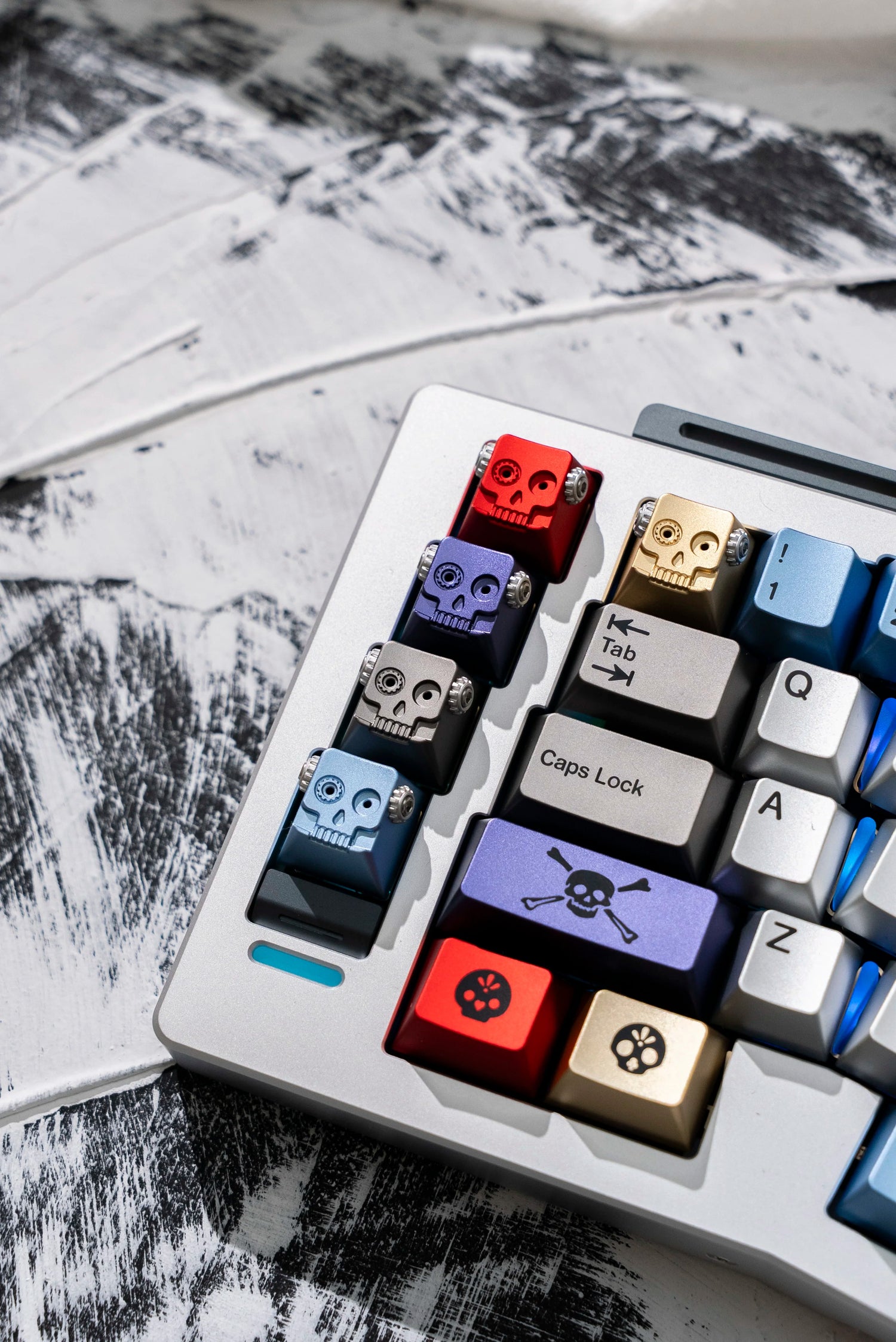 Metal skeleton, 3D gear skeleton, aluminum alloy CNC metal anode personalized keycap, mechanical keyboard decorative art keycap