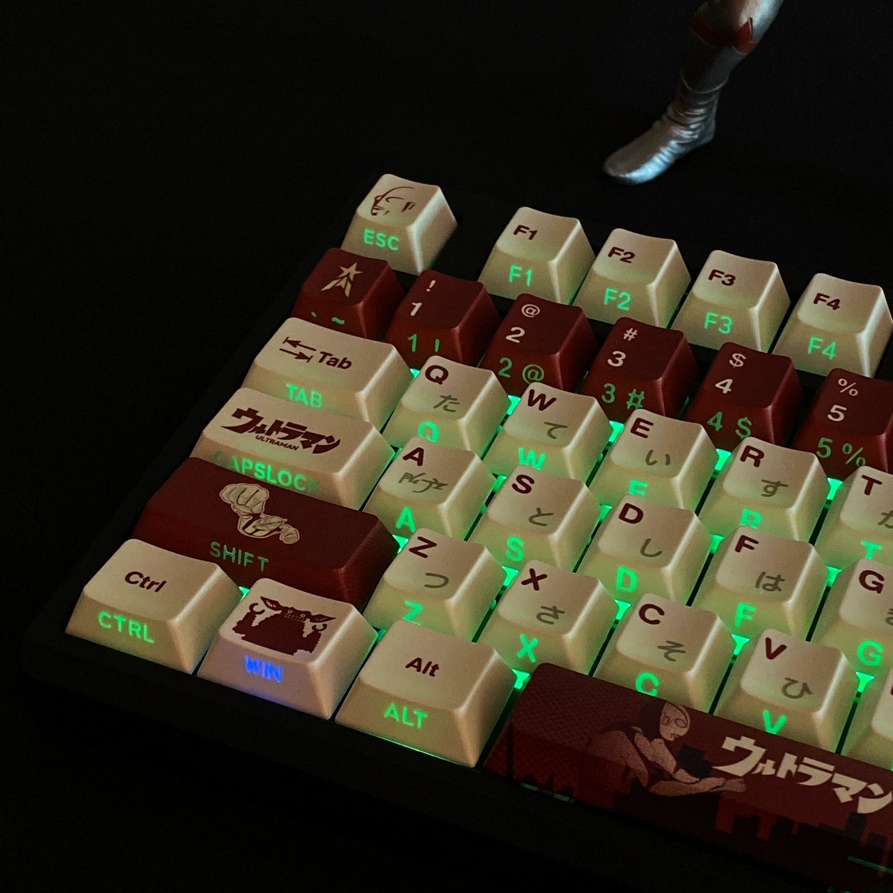 Ultraman series, first generation Ultraman themed personalized keycap set, available in red/black, PBT material original factory highly personalized keycap set, anime and game themed keycaps, suitable for 61/64/68/75/84/87/104 key mechanical keyboards.