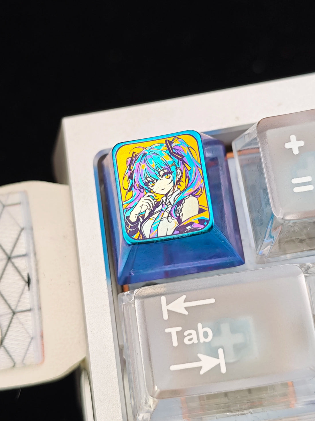 Hatsune Miku, yellow background, colorful 1 U titanium alloy personalized keycaps, anime and game culture creative art keycaps, mechanical keyboard decorative keycaps