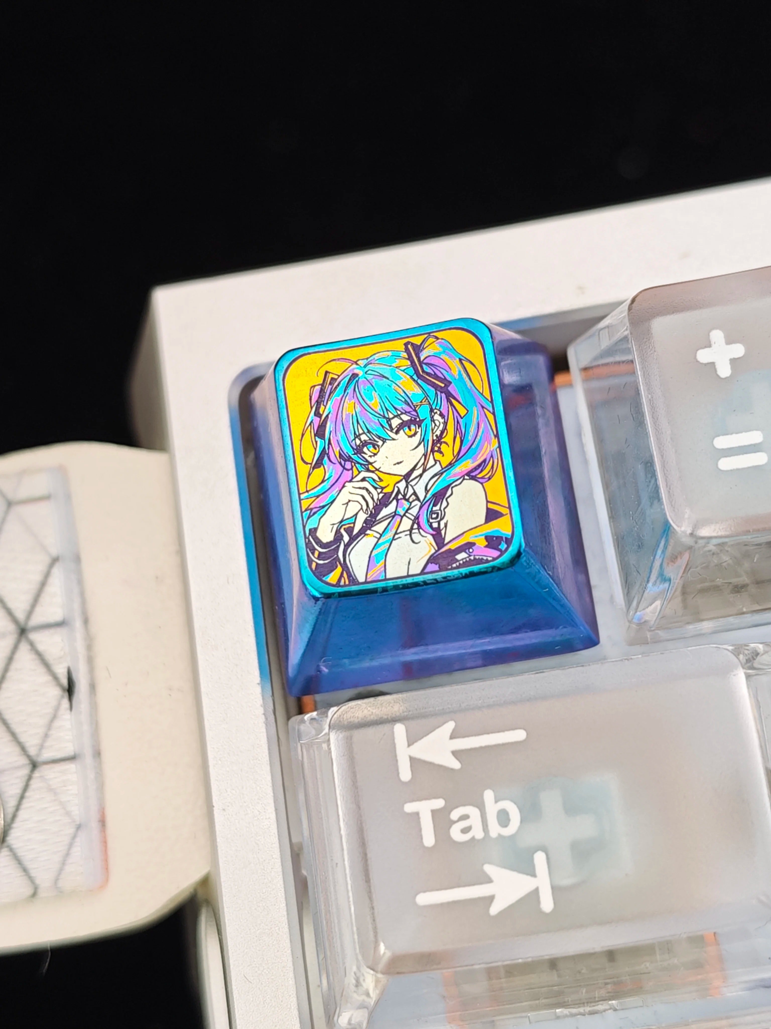 Hatsune Miku, yellow background, colorful 1 U titanium alloy personalized keycaps, anime and game culture creative art keycaps, mechanical keyboard decorative keycaps