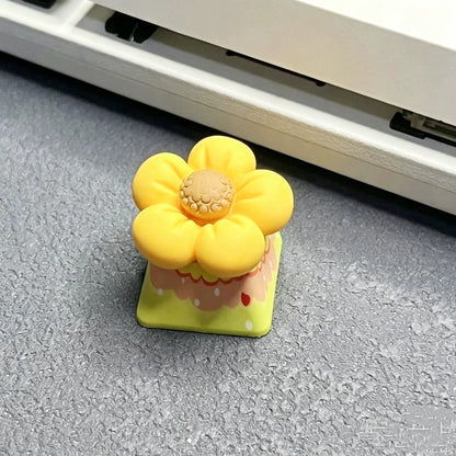 Personalized keycaps with cute flower designs, cut cartoon keycaps with flowers, romantic flowers, mechanical keyboard decorative keycaps
