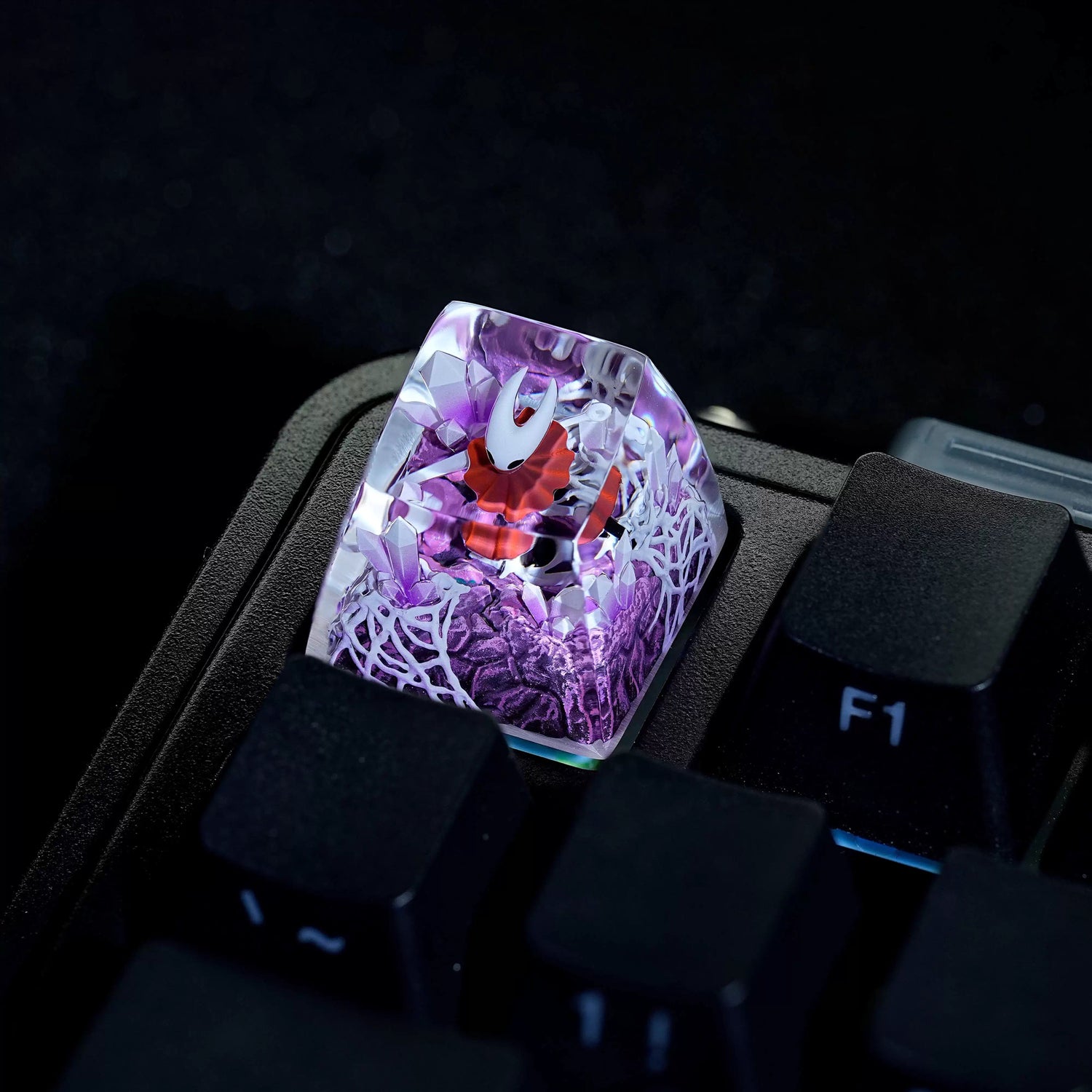 Hollow Knight: Silksong, Hornet Theme, Microscopic World Crystal Resin Personalized Keycaps, Anime Game Creative Decorative Keycaps