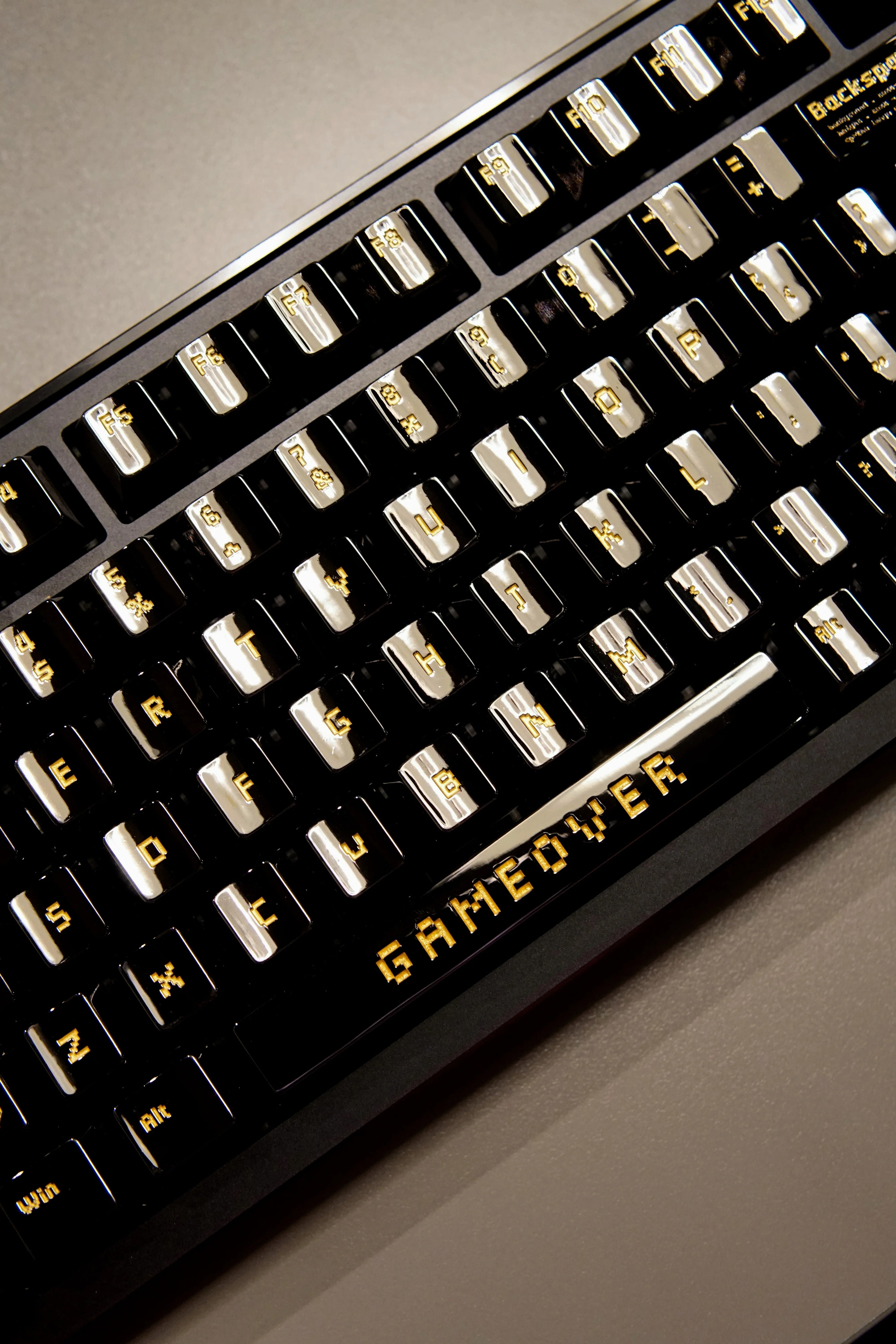 Pixel game theme original design retro arcade game personalized keycap set metal keycap glossy black electroplating, electroplating coating compatible with ROG Extreme ASUS estore/Angry Miao/Razer