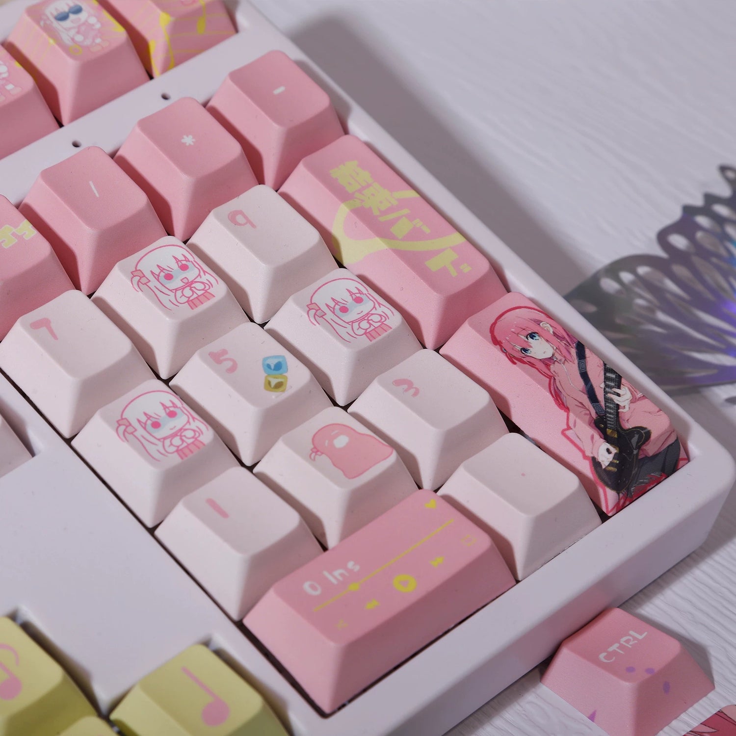 BOCCHI THE ROCK! ， Gotoh Hitori theme, PBT material personalized keycap set, anime keycap culture peripheral mechanical keyboard decoration keycaps， Compatible with 61/64/68/75/84/87/104 key mechanical keyboard keycap set