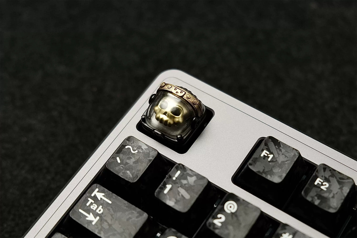 Skeleton Space Man Machine Gun Soldier Personalized Keycaps, Original Design Resin Material Mechanical Keyboard Decorative Keycaps, Cartoon Art Keycaps