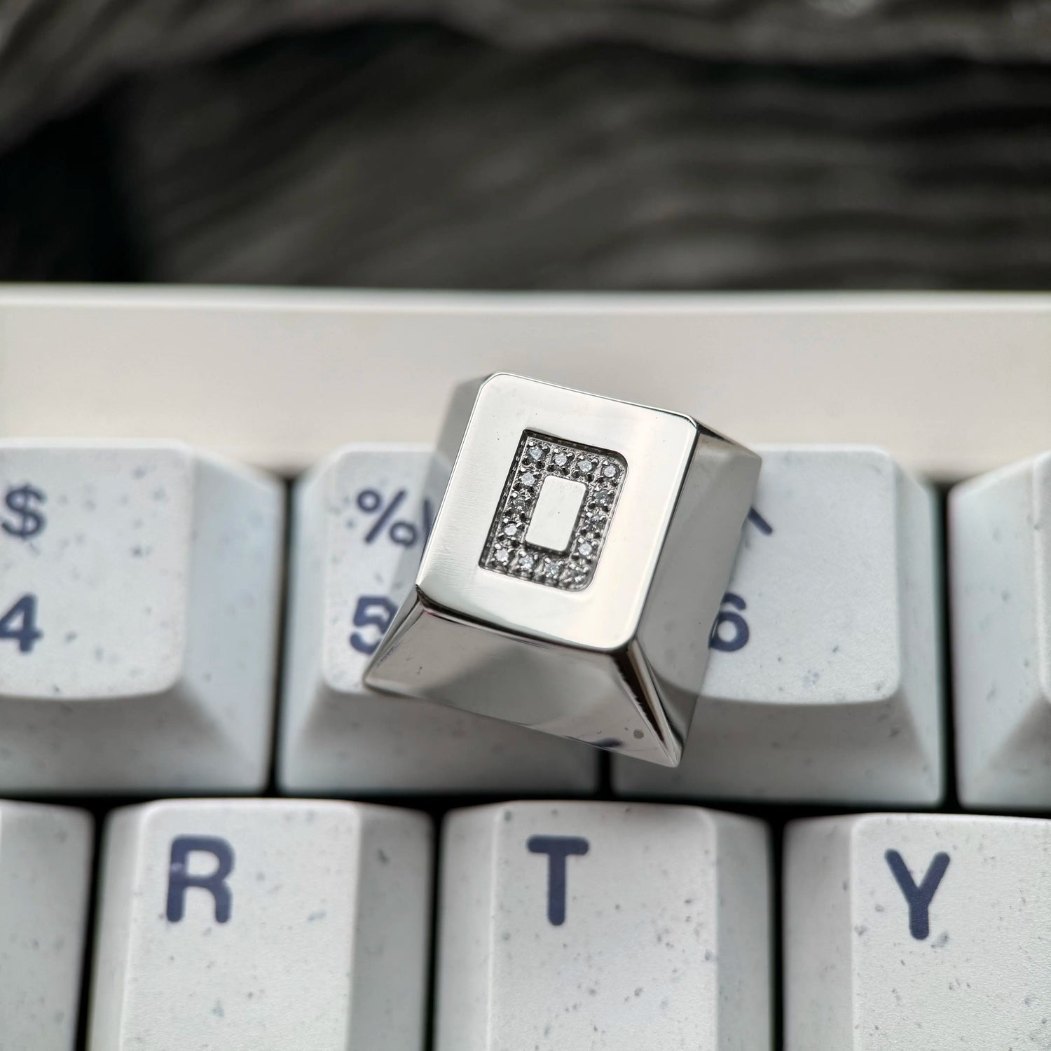 WASD combination set, titanium alloy inlaid gemstone CNC personalized keycaps, machined metal decorative keycaps, corrosion-resistant special metal keycaps, mechanical keyboard decorative keycaps
