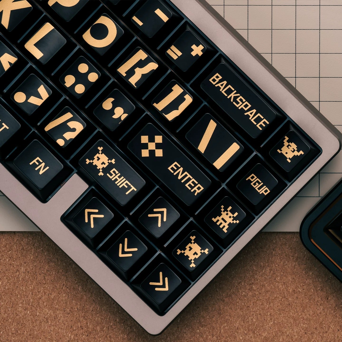 Black gold large font minimalist design, custom set personalized keycap series，PBT material, Original factory height, compatible with 61/64/68/75/84/87/104 mechanical keyboard keycap set