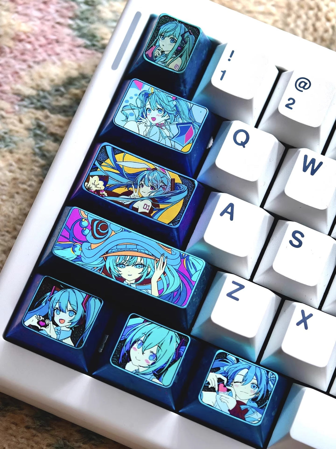 Hatsune Miku combination matches titanium alloy suit, animation music creative personality key cap, mechanical keyboard decorative key cap