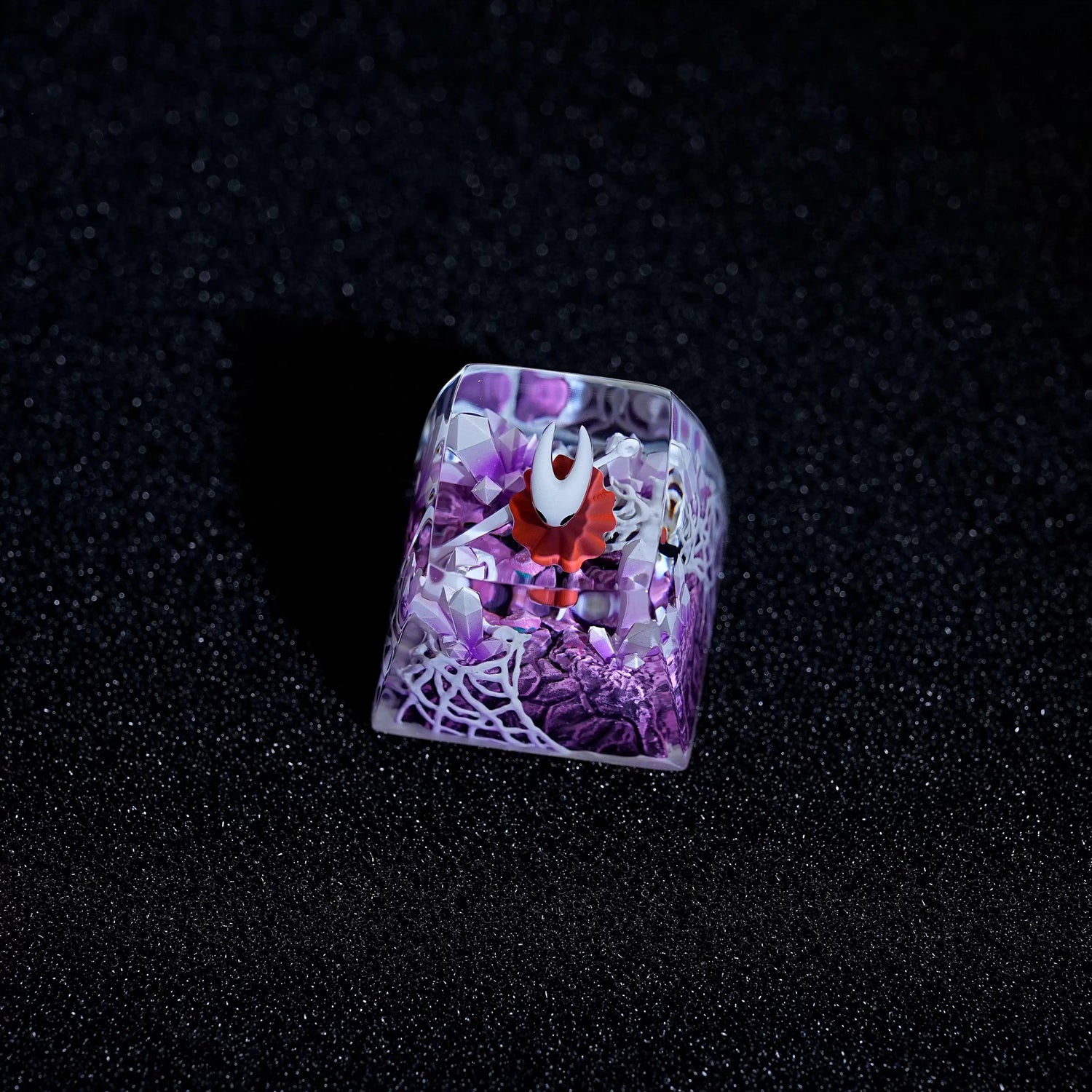 Hollow Knight: Silksong, Hornet Theme, Microscopic World Crystal Resin Personalized Keycaps, Anime Game Creative Decorative Keycaps