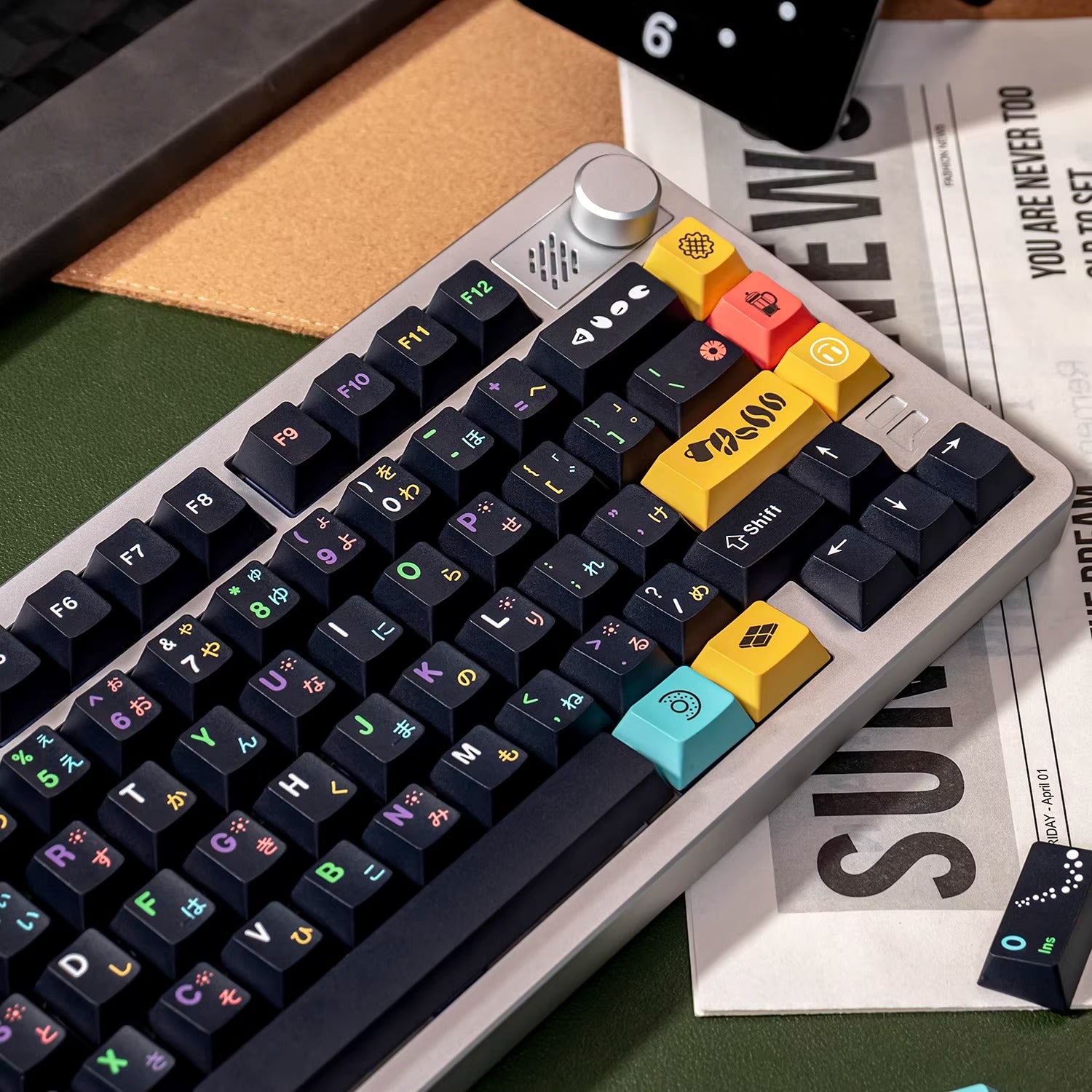 Chocolate/blueberry donut themed design, PBT material personalized keycap set, factory height, compatible with Wooting/ROG EXTREME mechanical keyboard