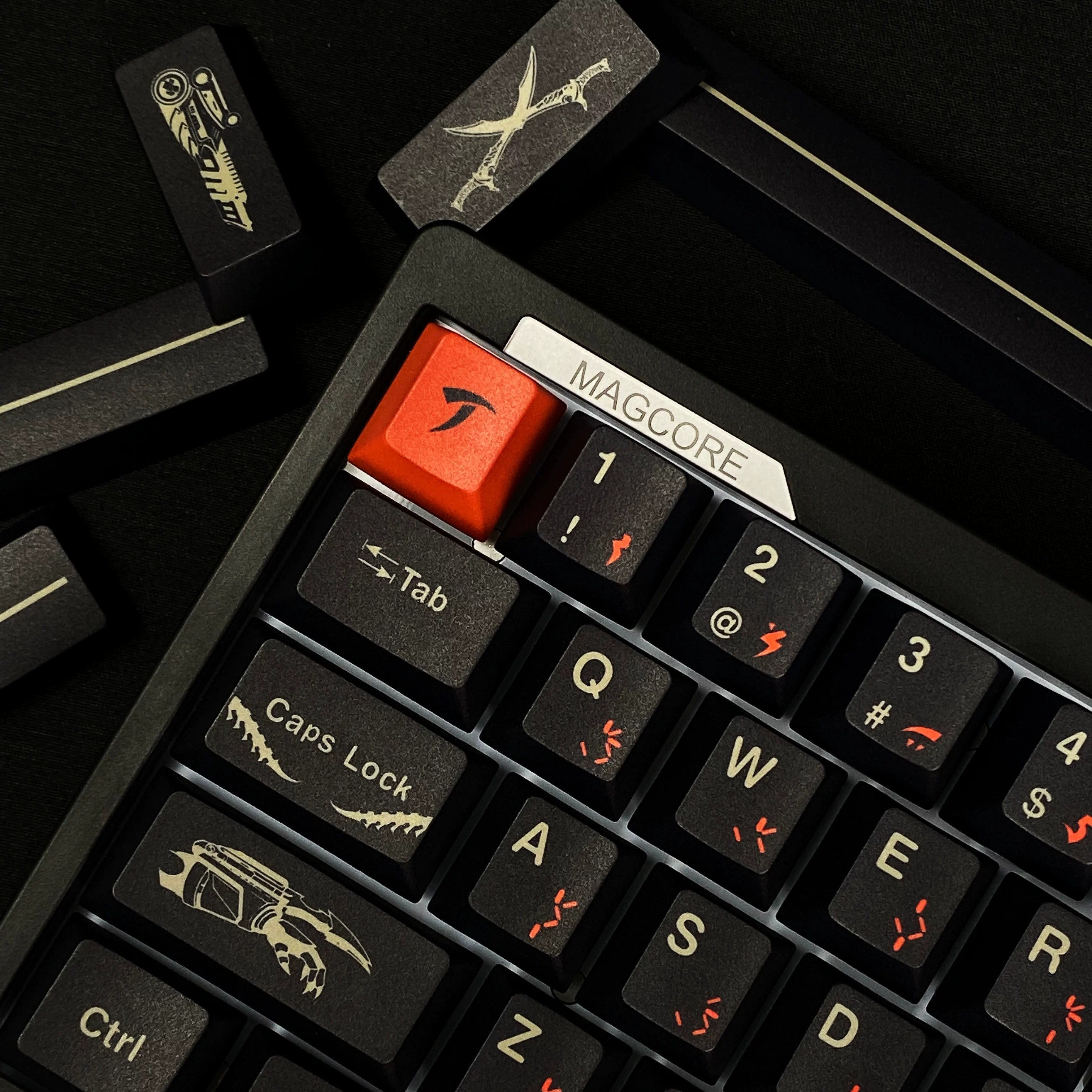 The Predator theme design replaces keycaps, PBT material material personalized keycap set, Anime movie keycap set, compatible with 61/64/68/75/84/87/104 mechanical keyboard replacement keycap