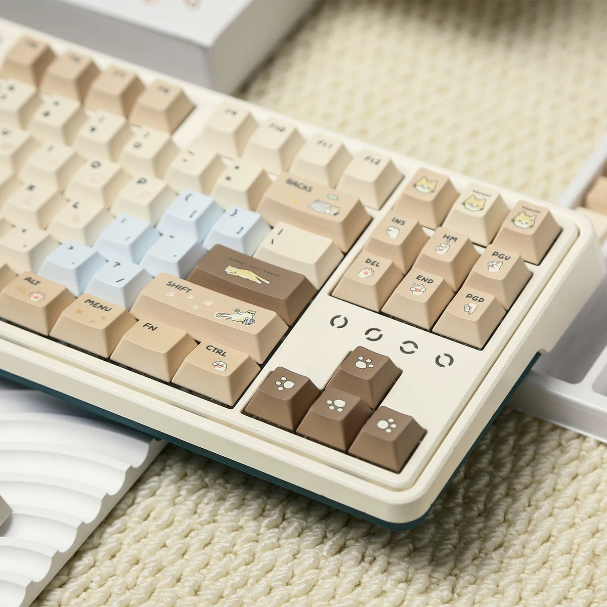 Hachimitu， Cute Cat Theme Design PBT material personalized keycap set, mechanical keyboard replacement decorative keycaps, compatible with 61/64/68/75/84/87/104 key mechanical keyboard
