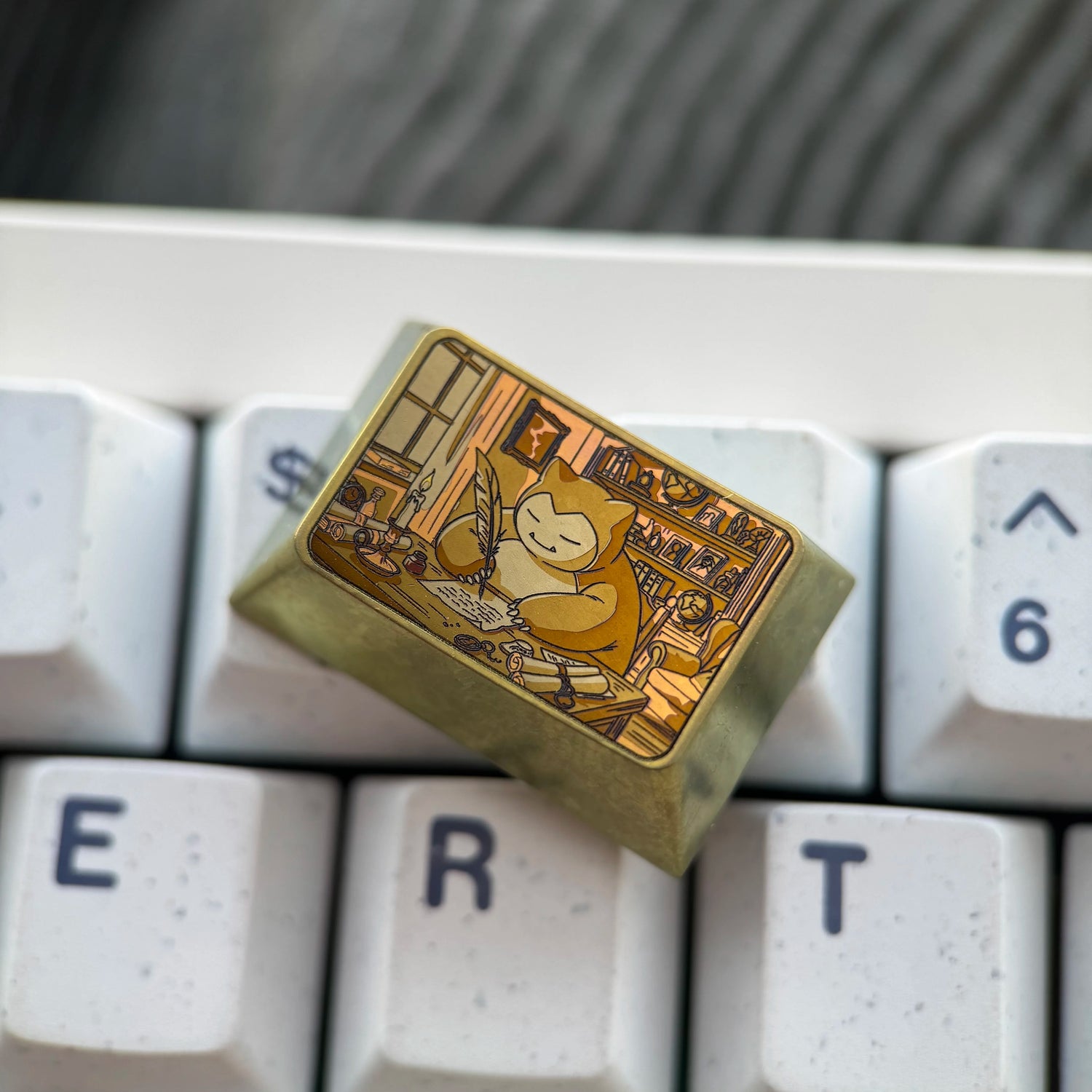 Pok é mon alloy series, gold Snorlax, 1.5U titanium alloy personalized keycaps, anime game culture innovation metal decorative keycaps