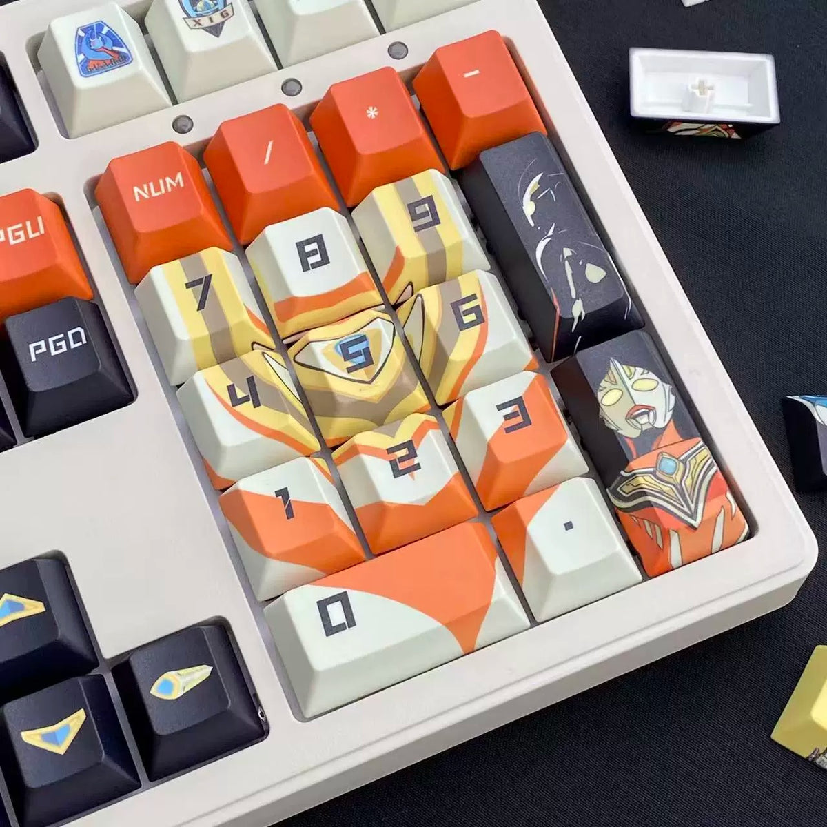 Ultraman Gaia PBT material personalized key cap set, animation game culture creative decoration key cap set, compatible with 61/64/68/75/84/87/104 key mechanical keyboard